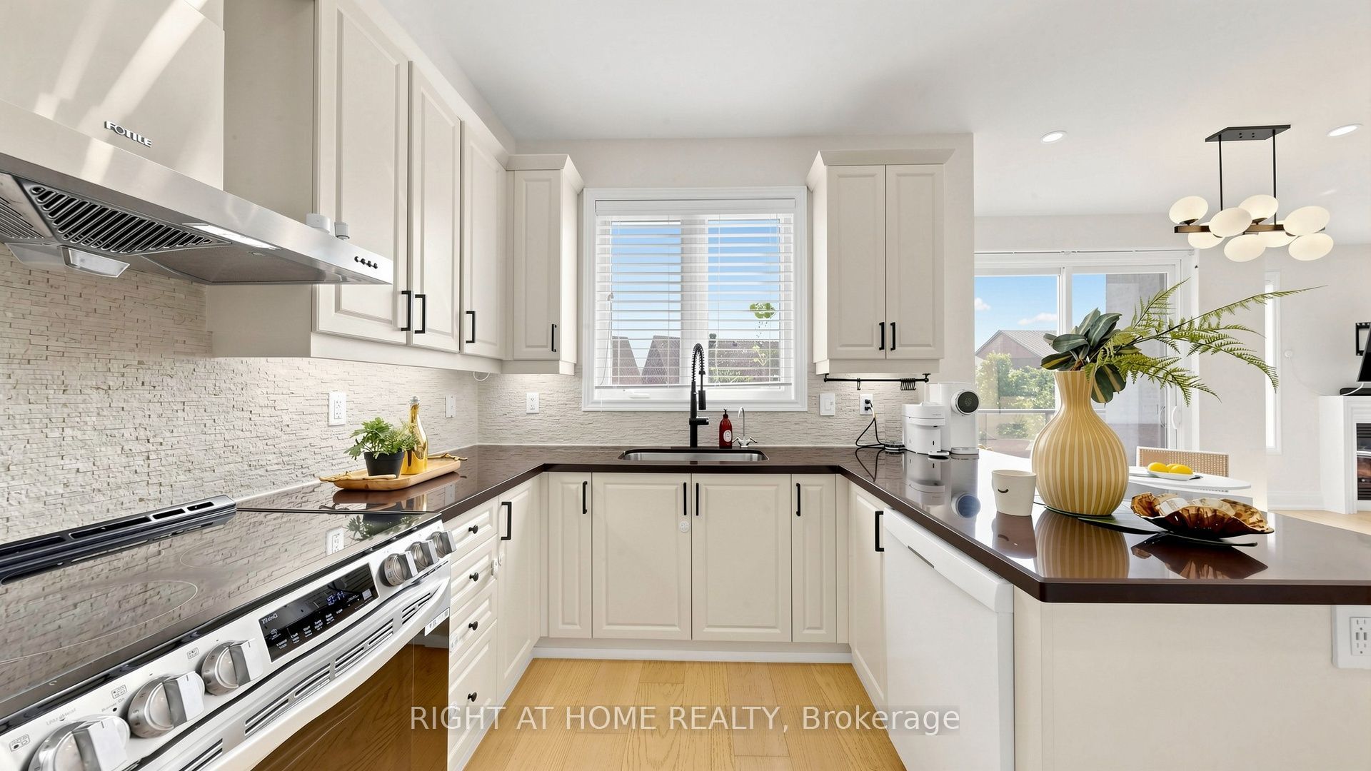 19 Heaney Court Property Photo 15
