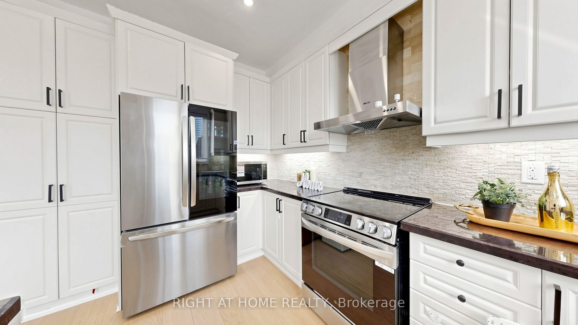 19 Heaney Court Property Photo 18