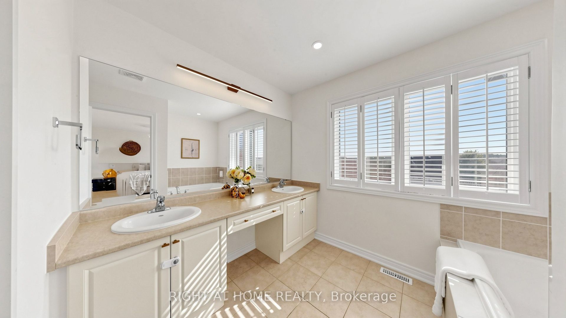19 Heaney Court Property Photo 28