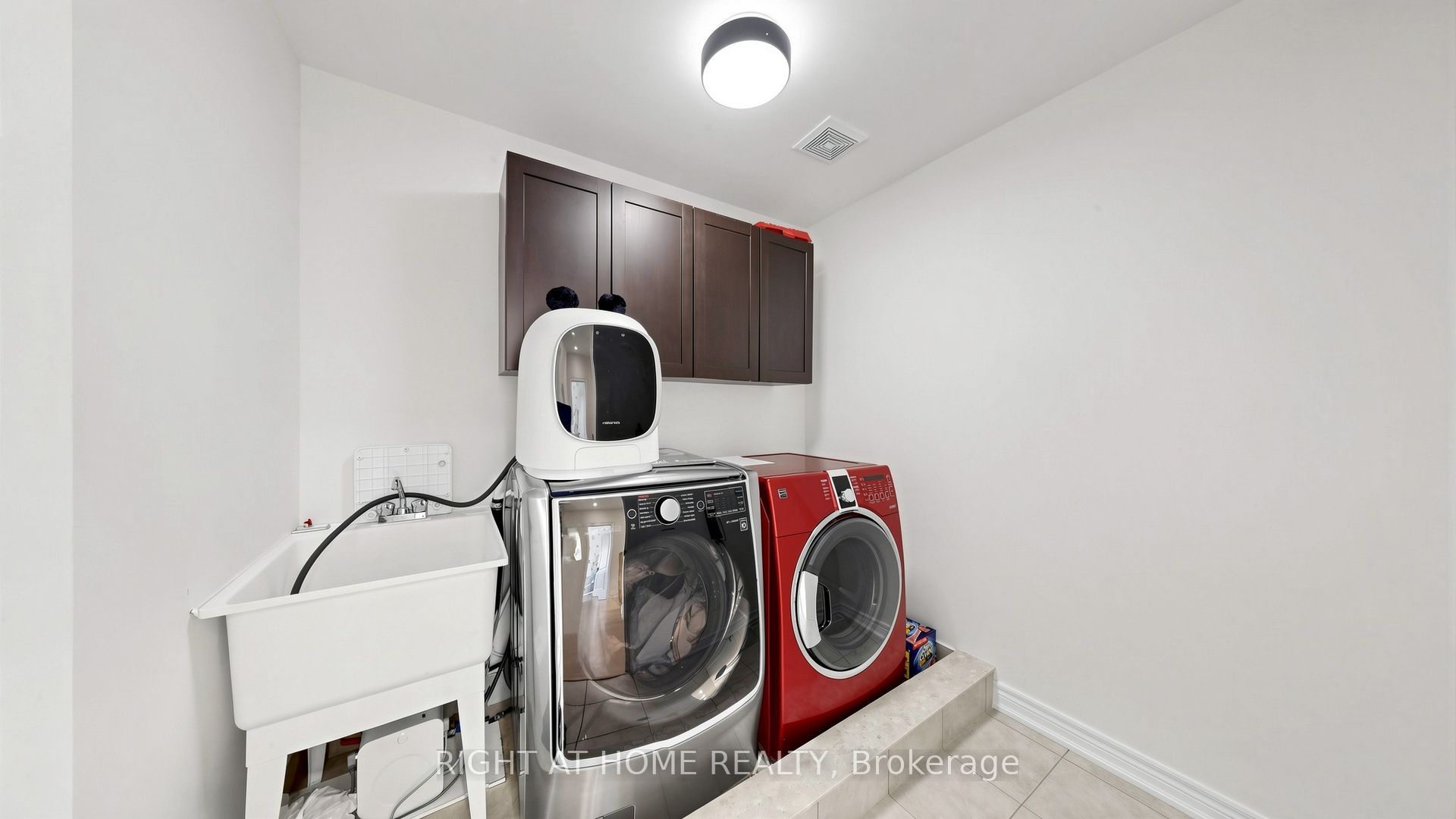 19 Heaney Court Property Photo 43