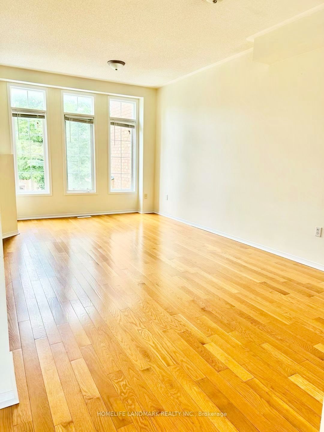19 Fairlawn Avenue Property Photo 6