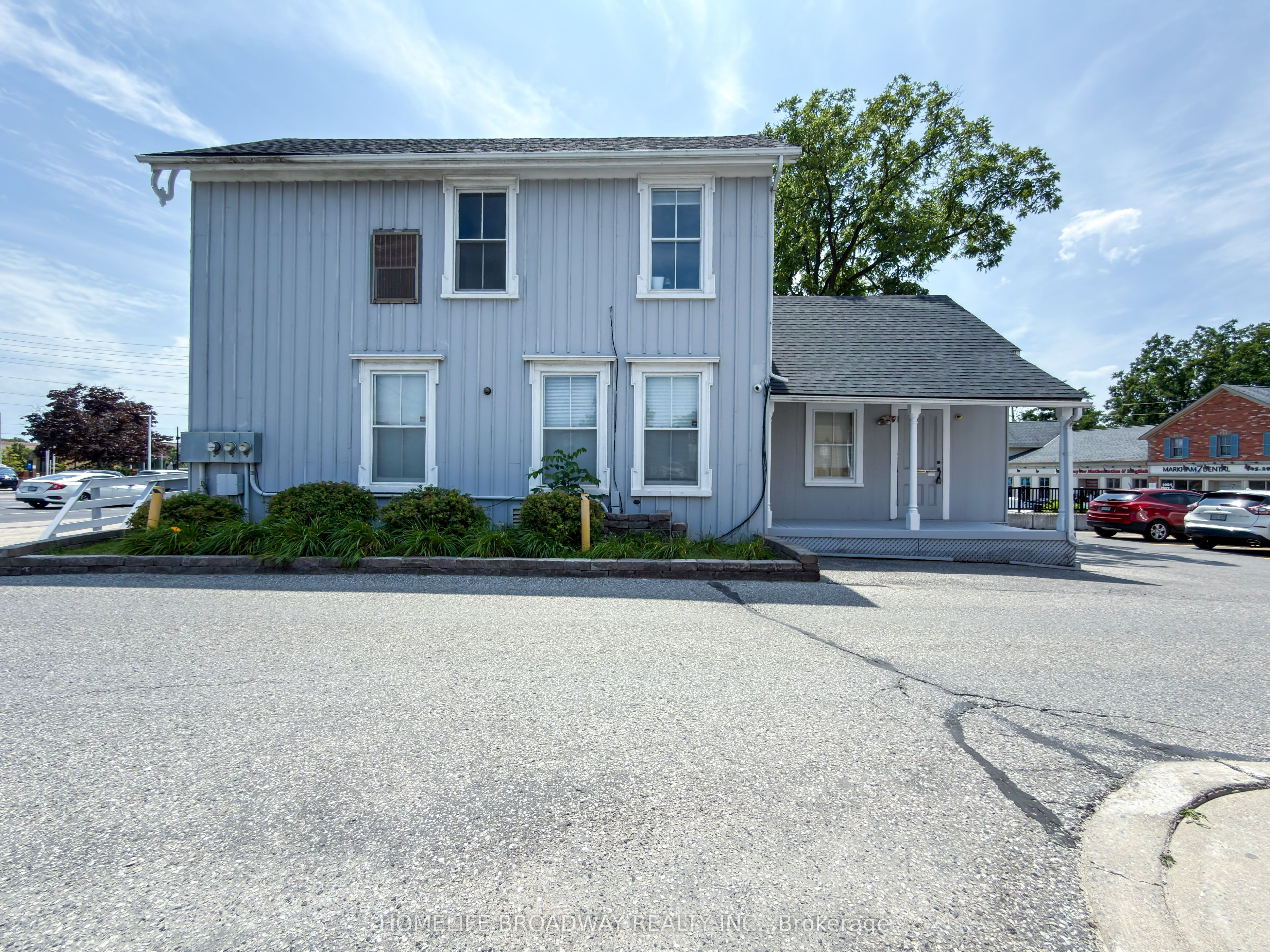 12 Main Street N Property Photo 4