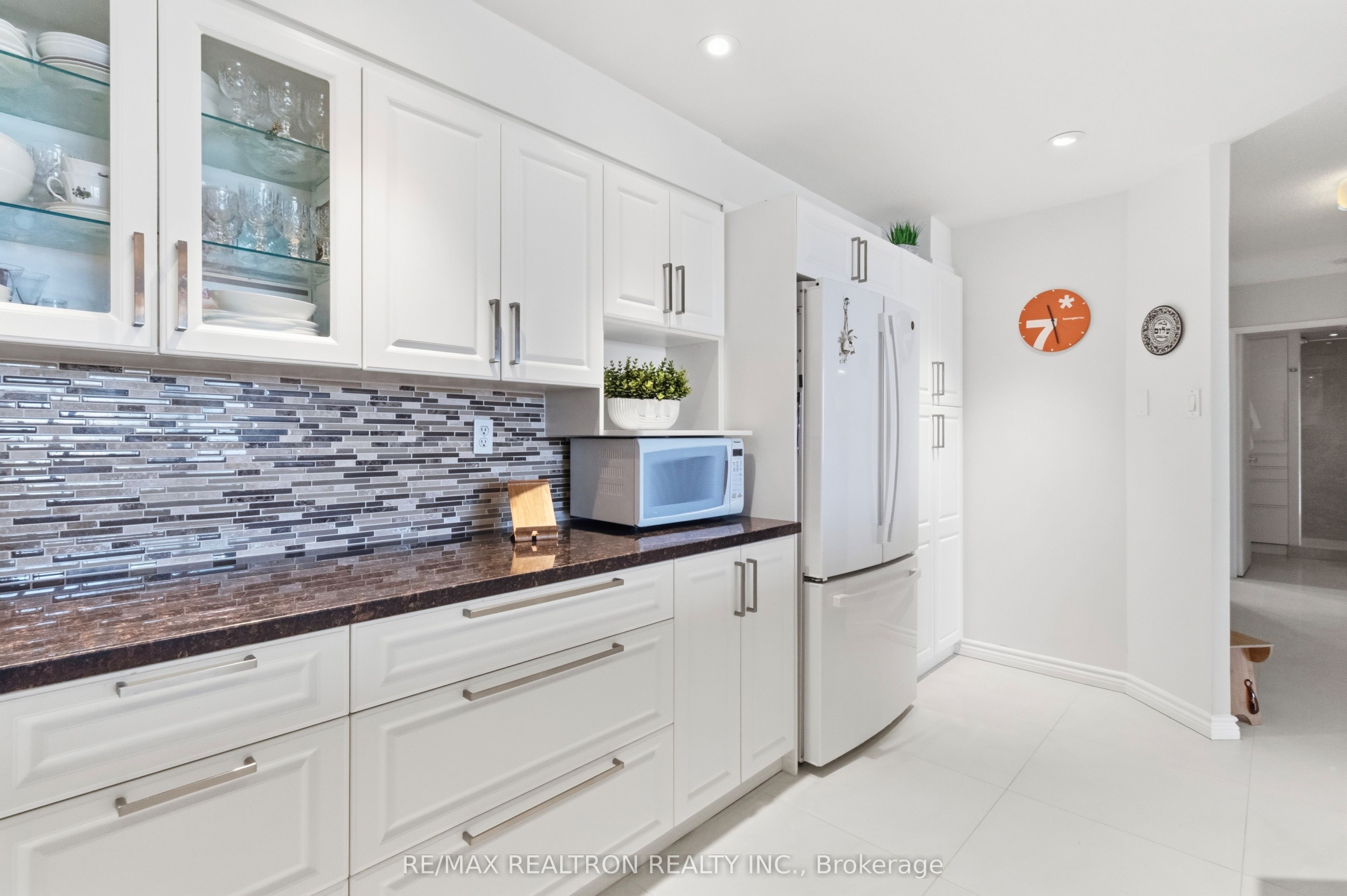 7420 Bathurst Street 812 Property Photo 15