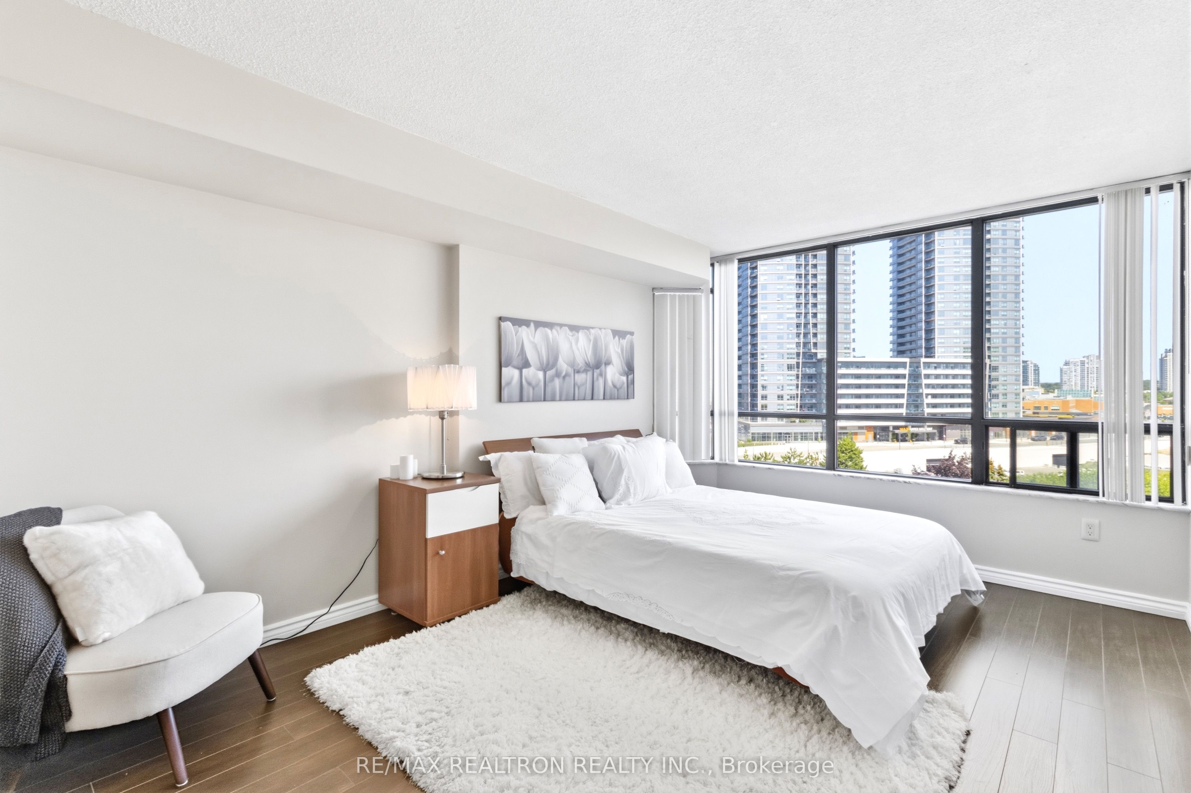 7420 Bathurst Street 812 Property Photo 17