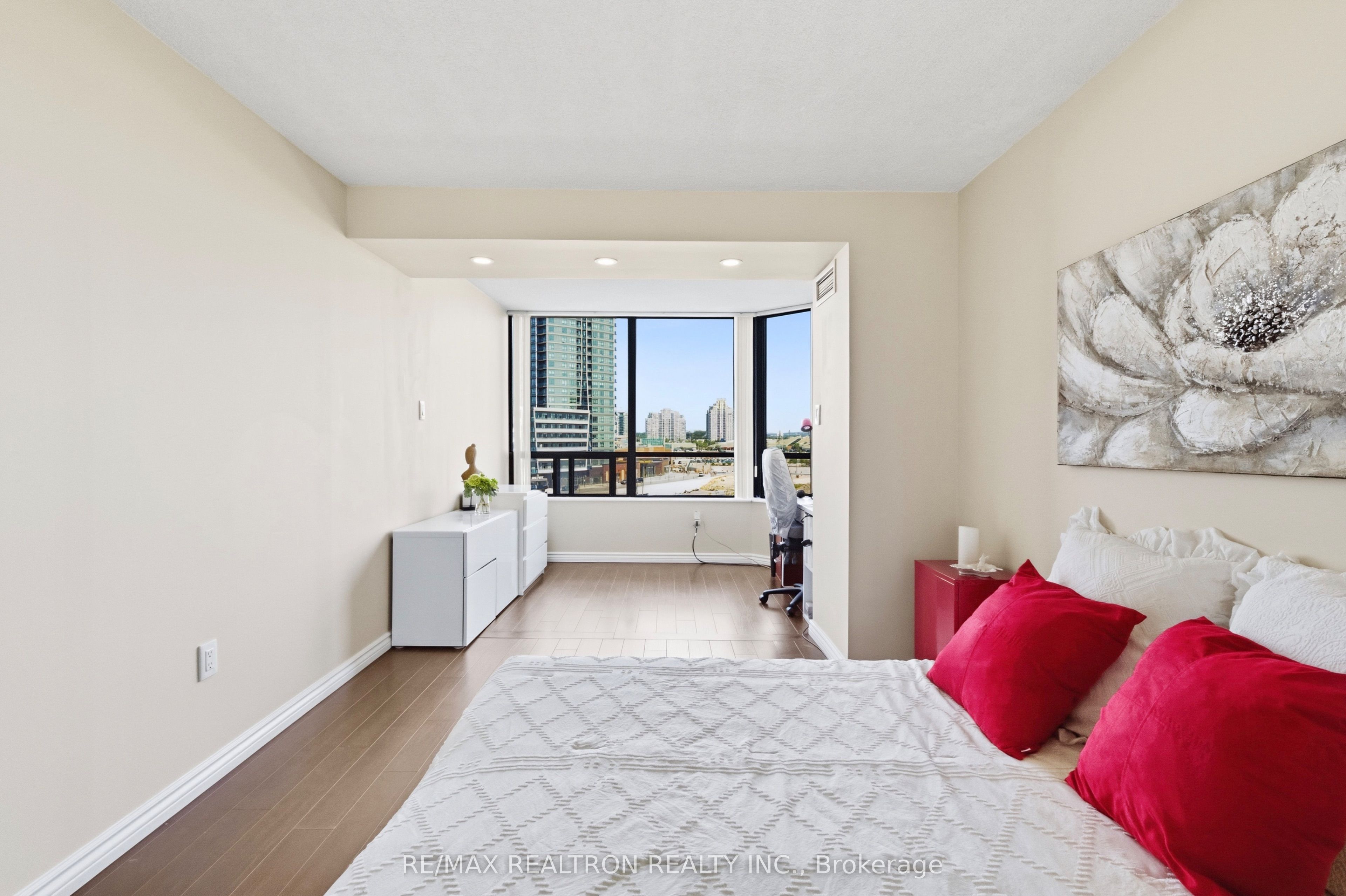 7420 Bathurst Street 812 Property Photo 24