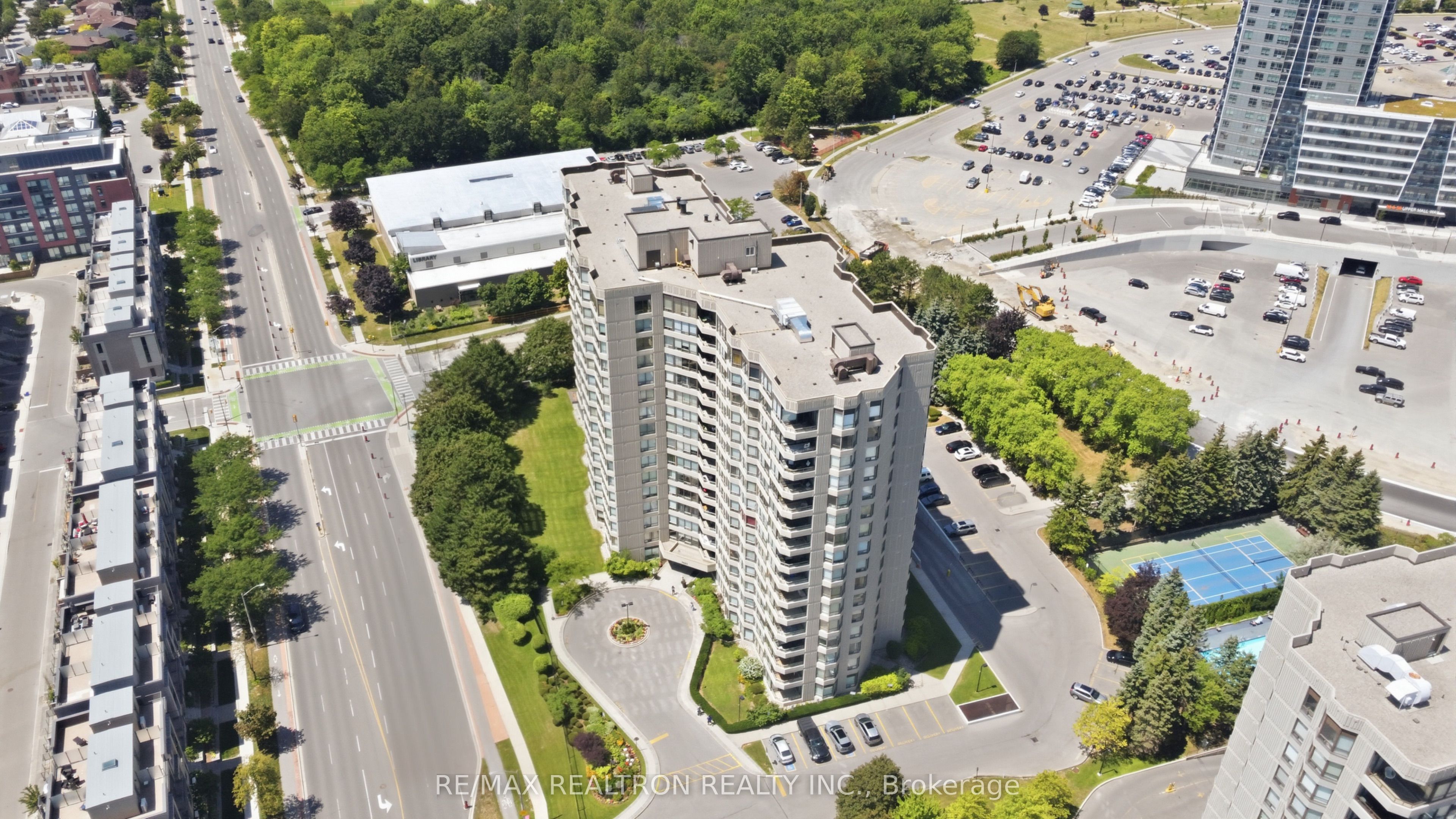 7420 Bathurst Street 812 Property Photo 46