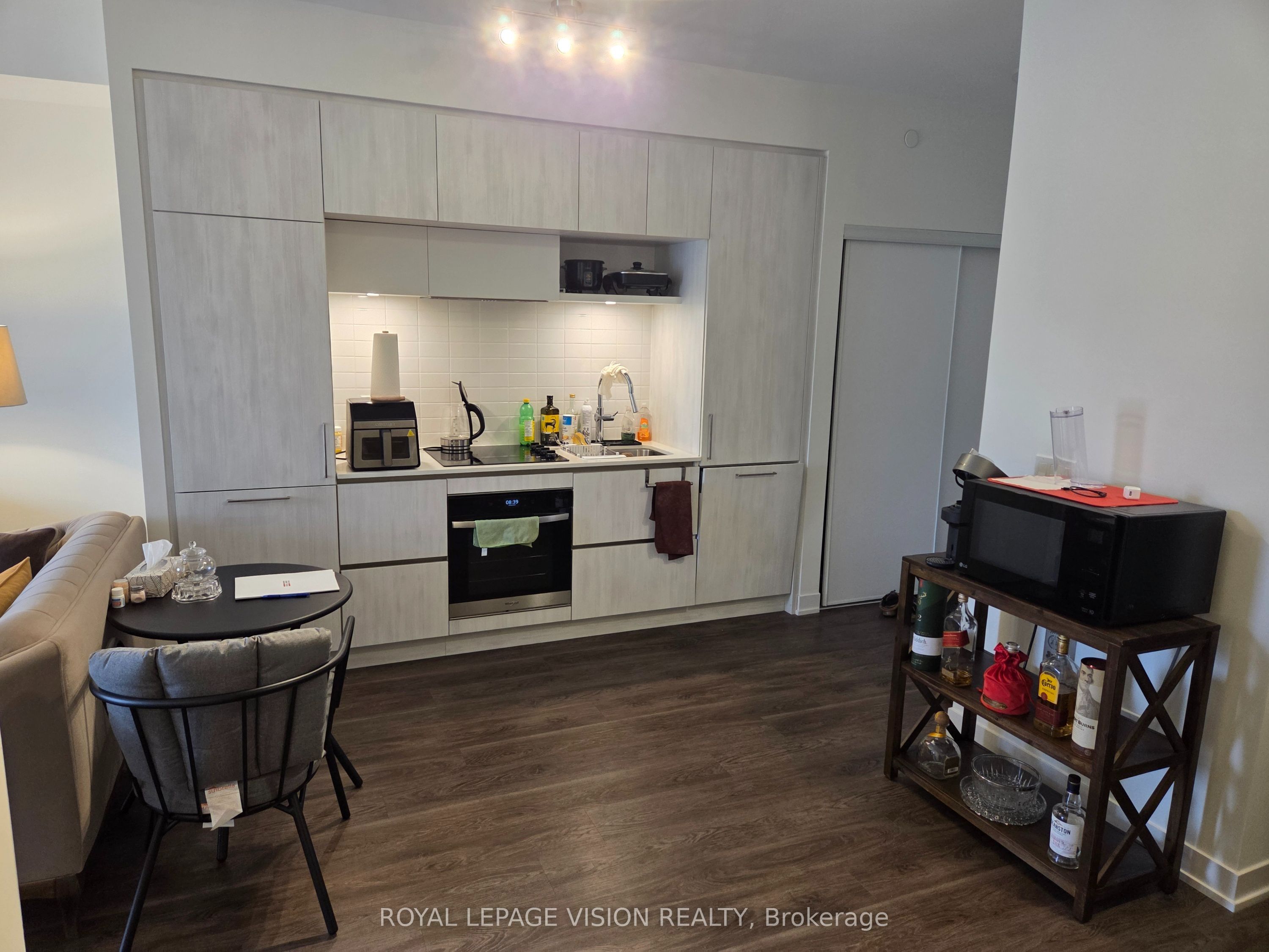 6 David Eyer Road 217 Property Photo 1