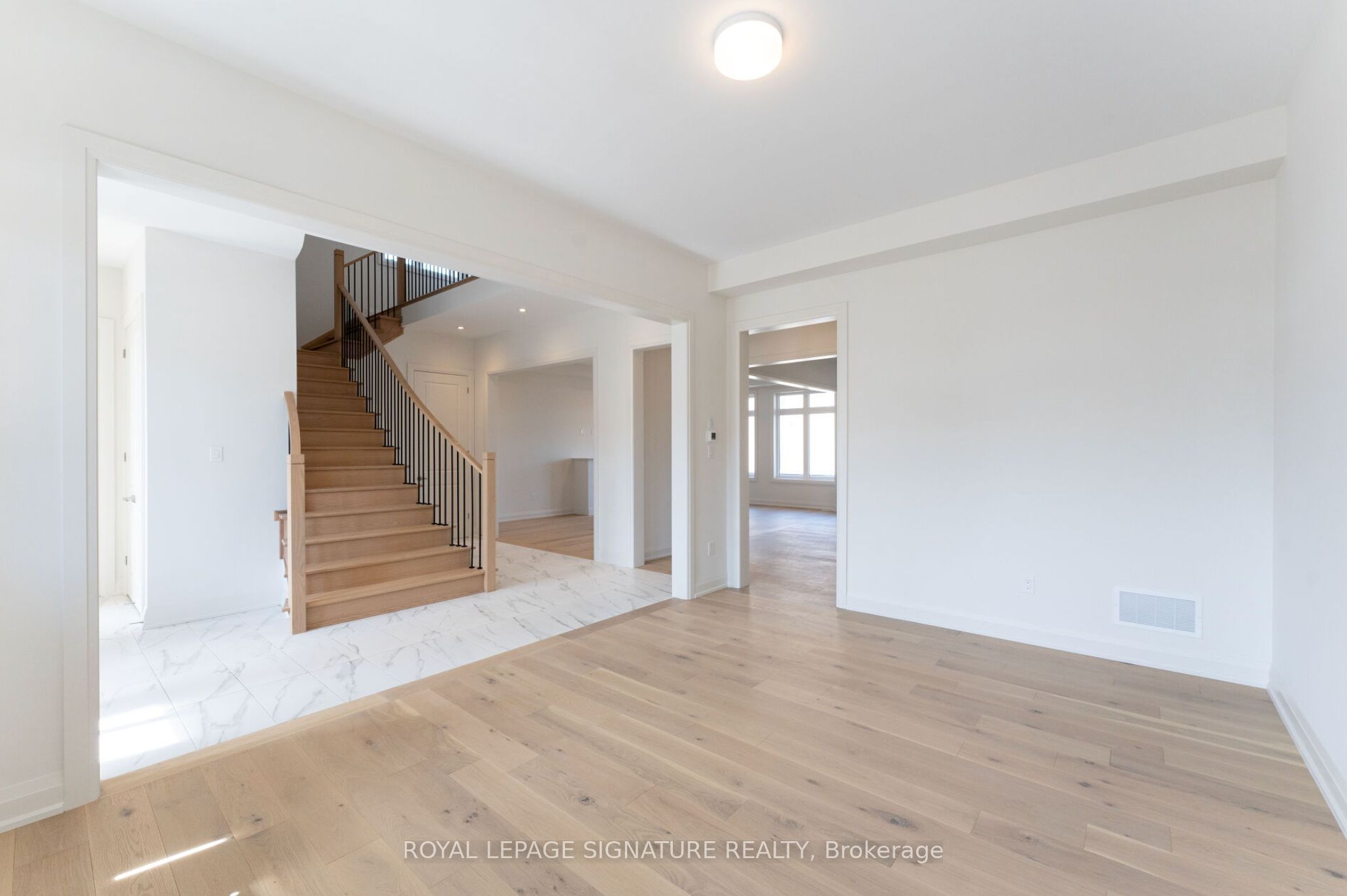 8 Mayflower Gardens Property Photo 11
