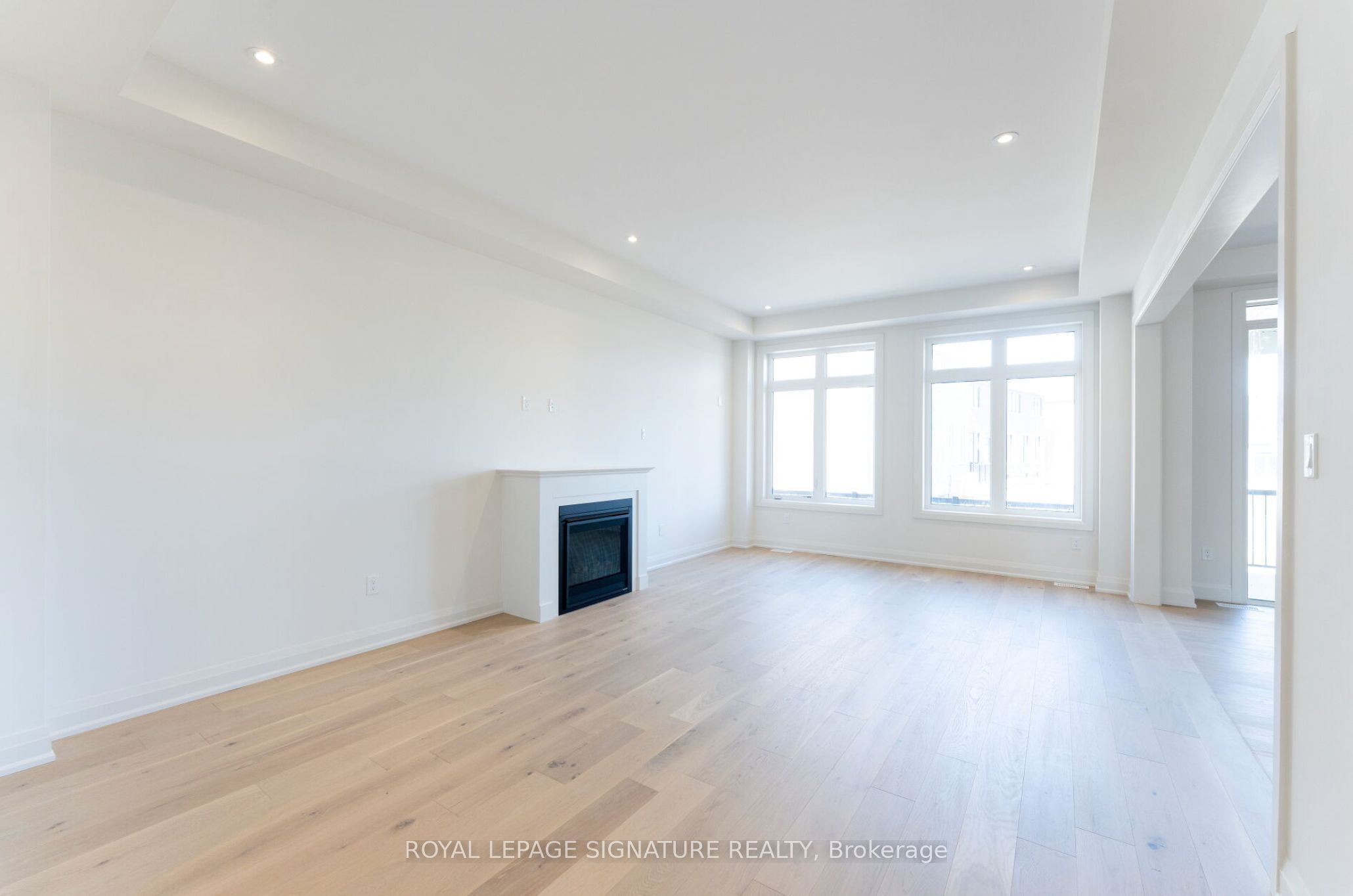 8 Mayflower Gardens Property Photo 16