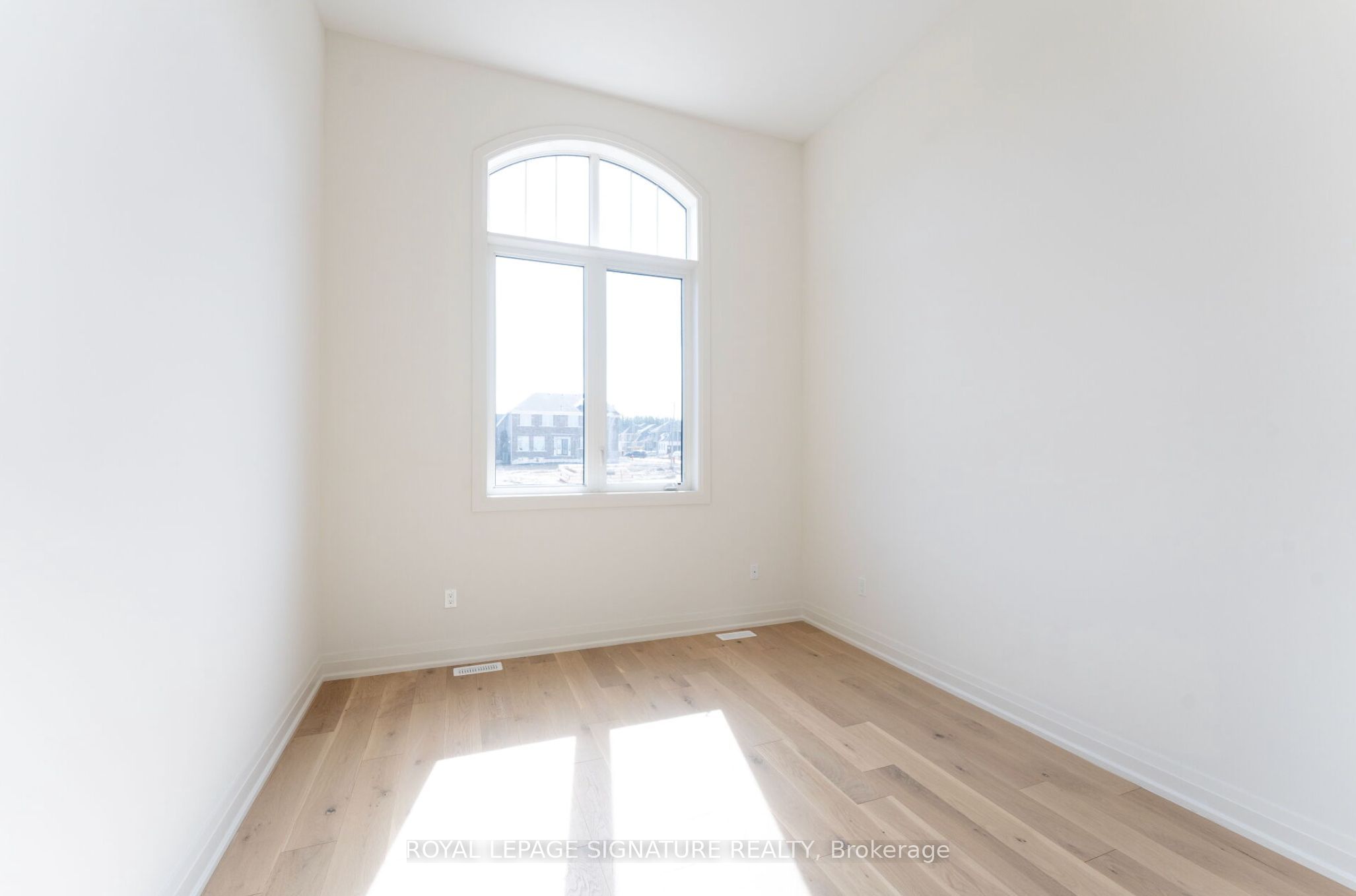 8 Mayflower Gardens Property Photo 20