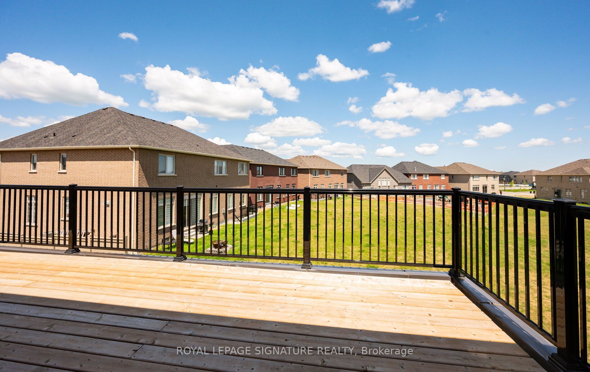 8 Mayflower Gardens Property Photo 31