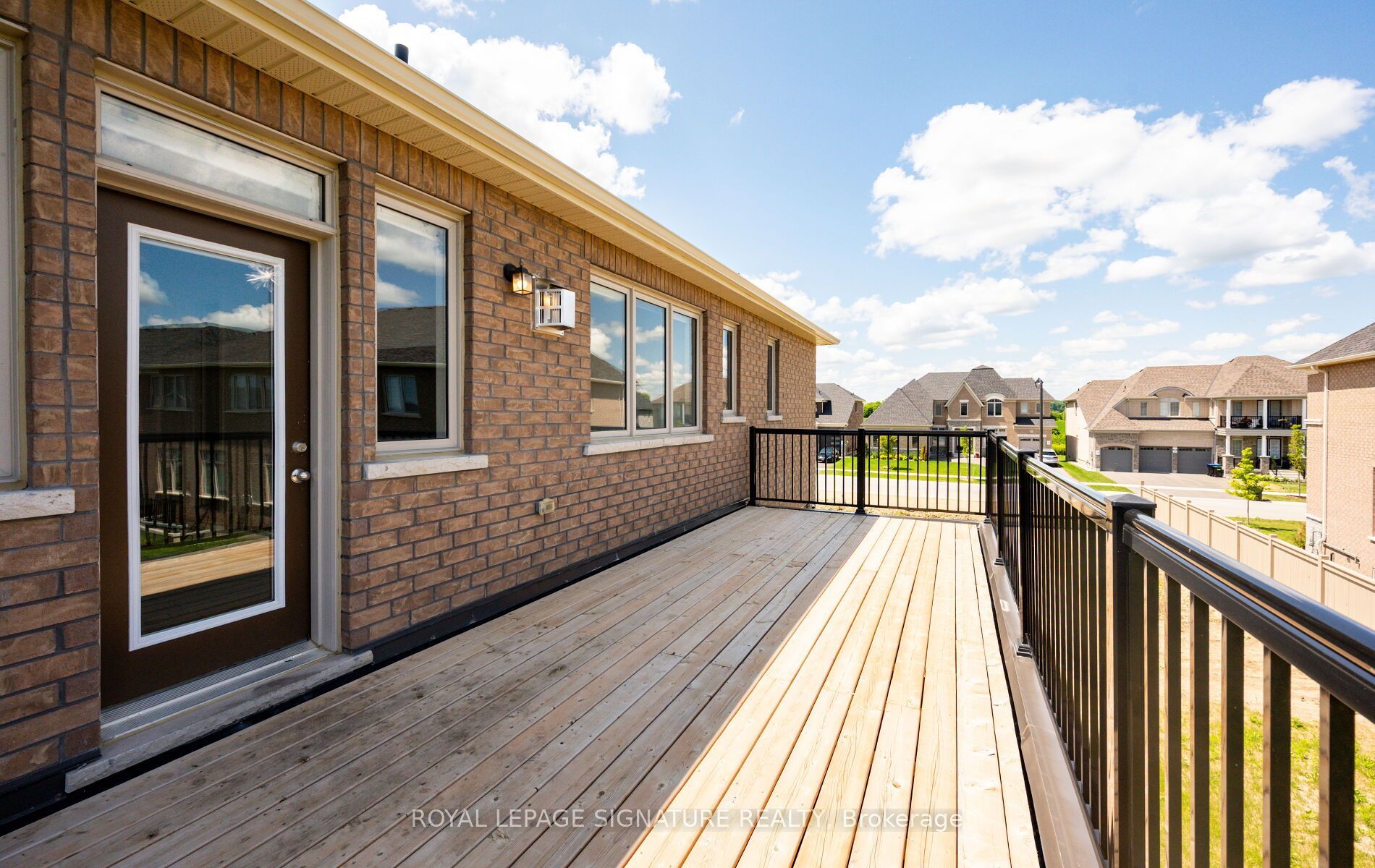 8 Mayflower Gardens Property Photo 34