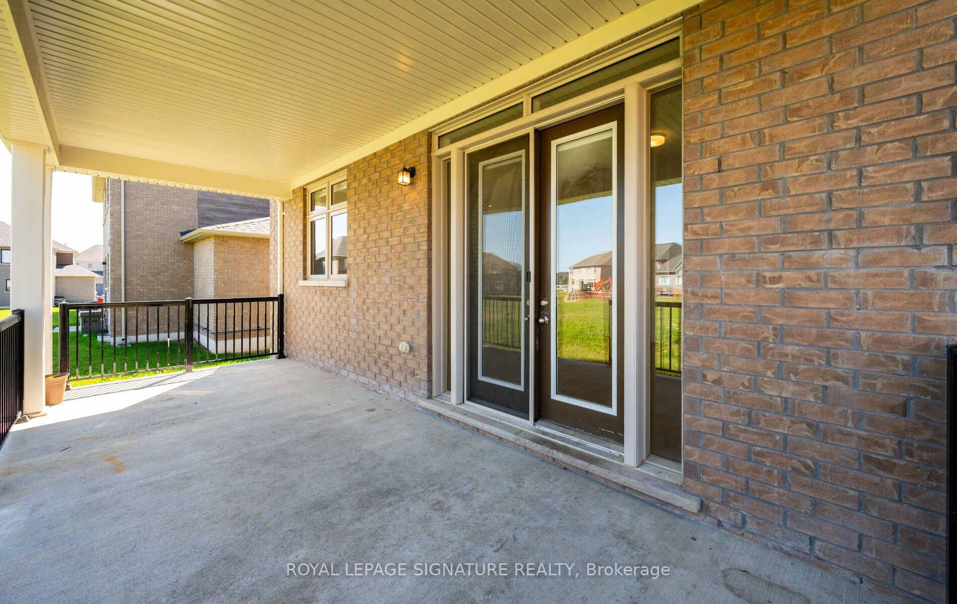 8 Mayflower Gardens Property Photo 40