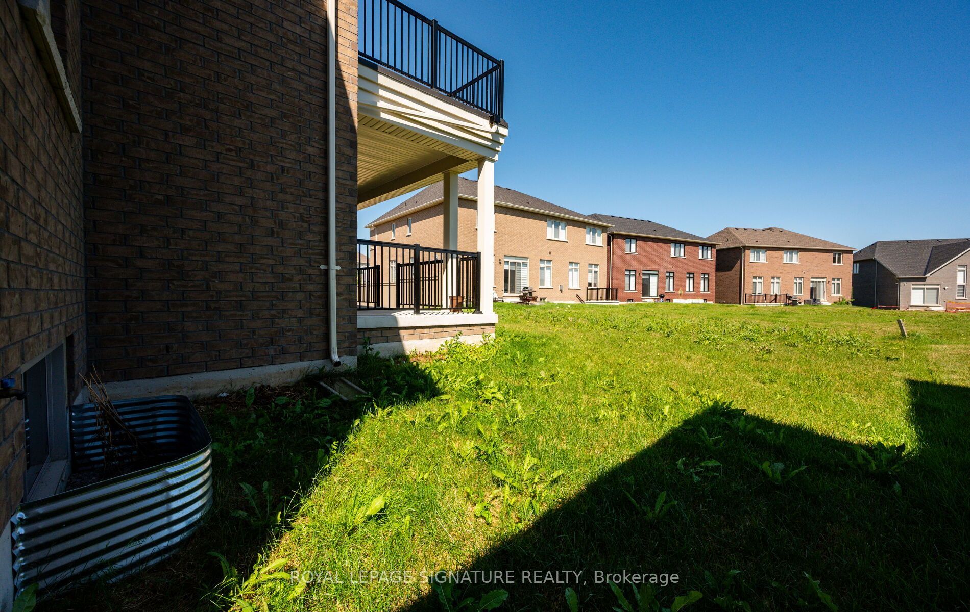 8 Mayflower Gardens Property Photo 44