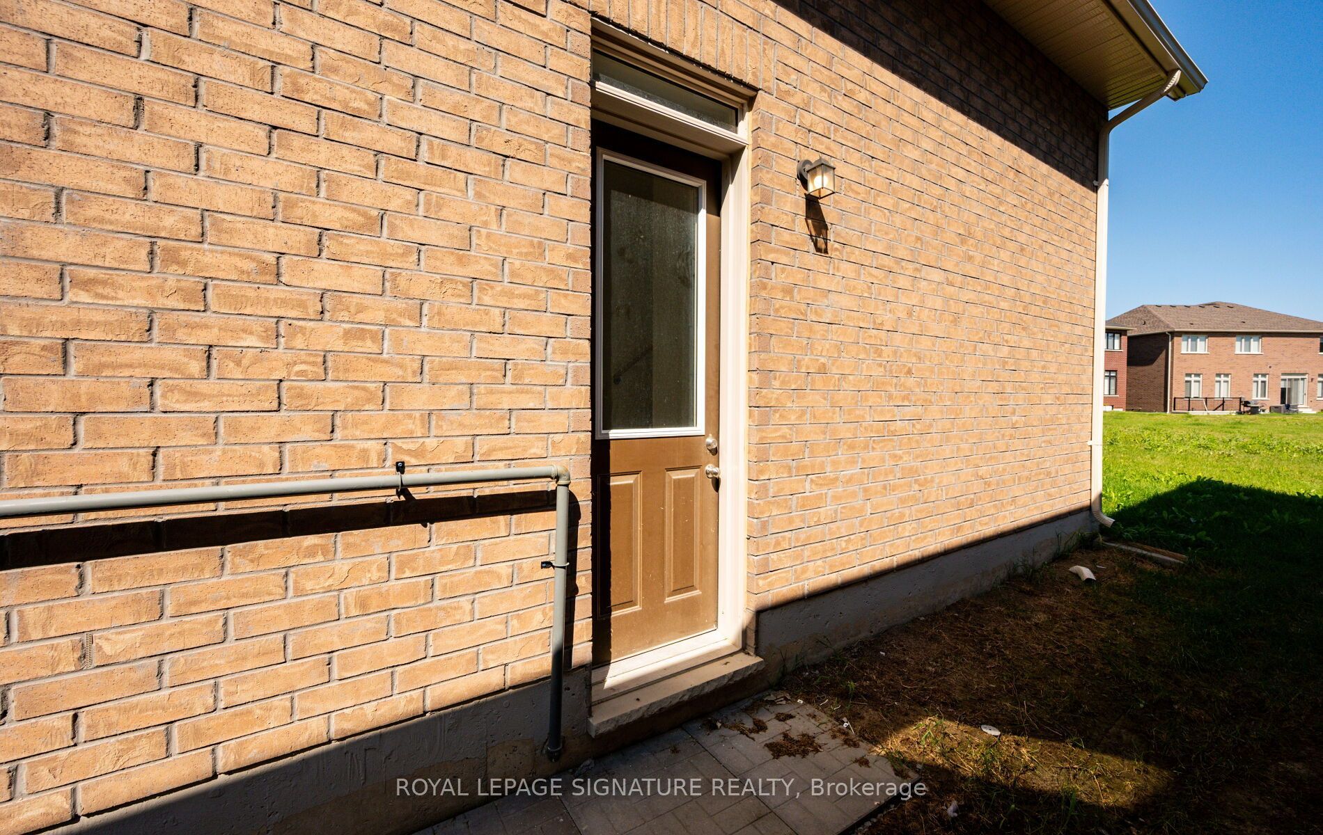 8 Mayflower Gardens Property Photo 48