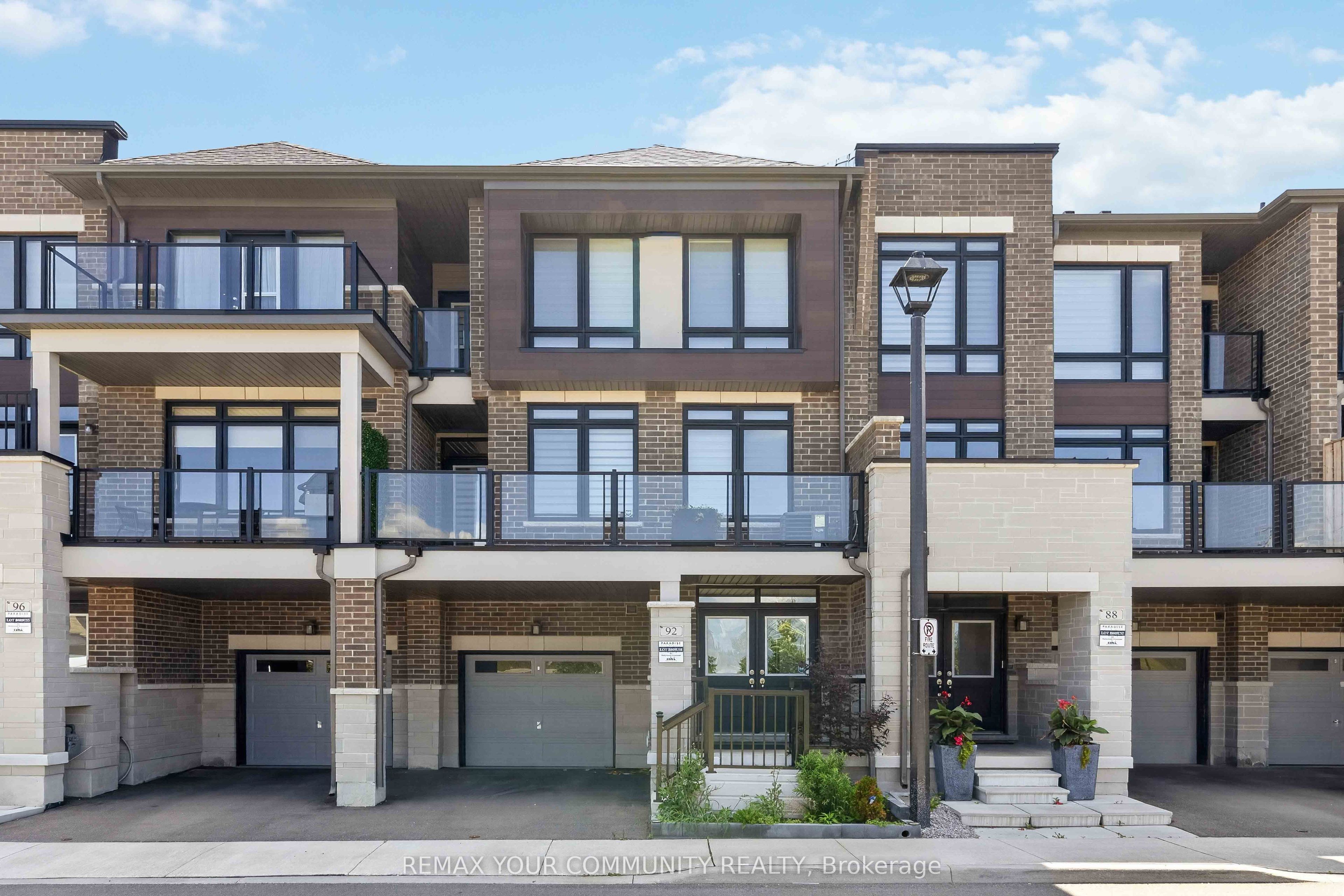 92 Holyrood Crescent Property Photo 1