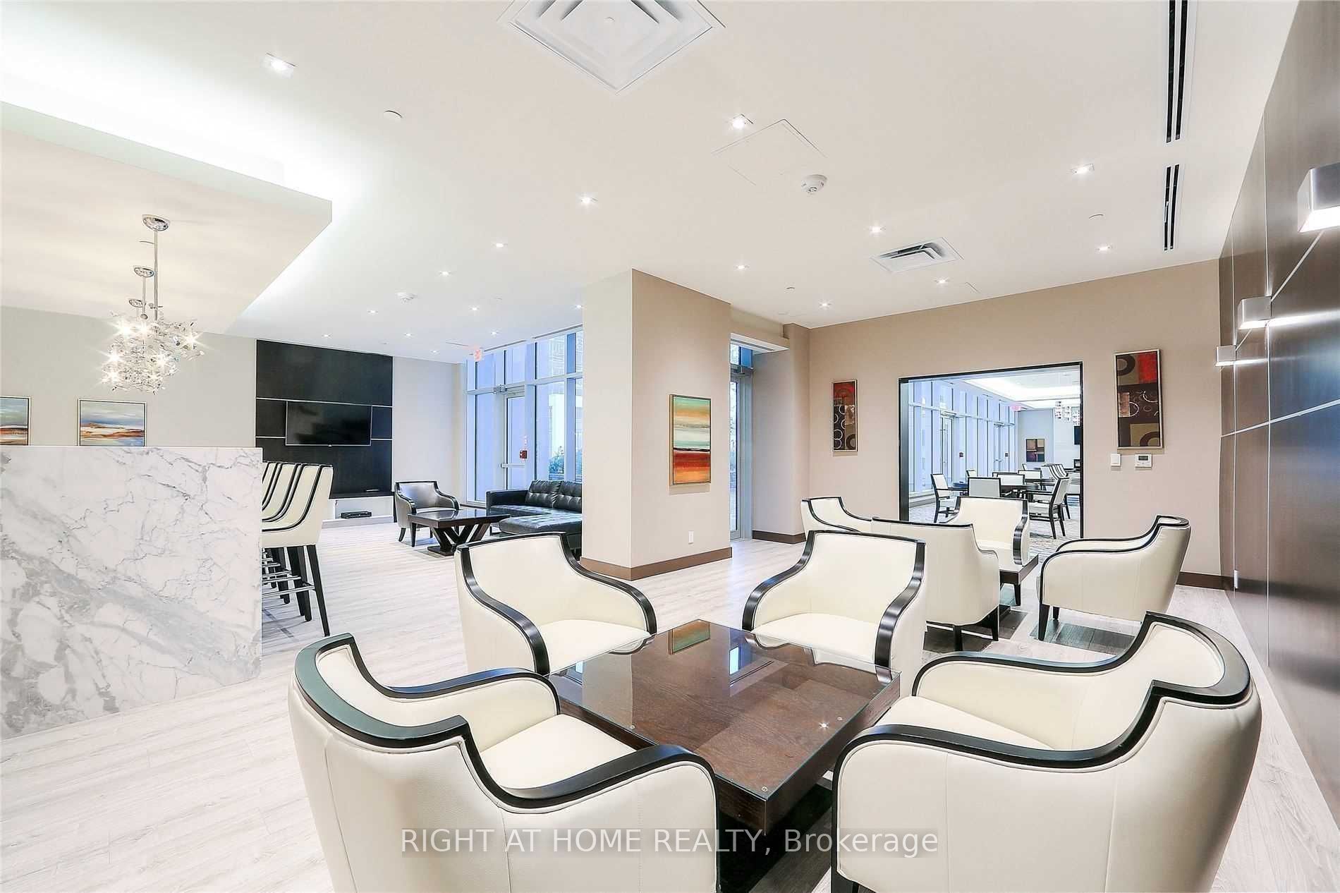 9618 Yonge Street 1010 Property Photo 5