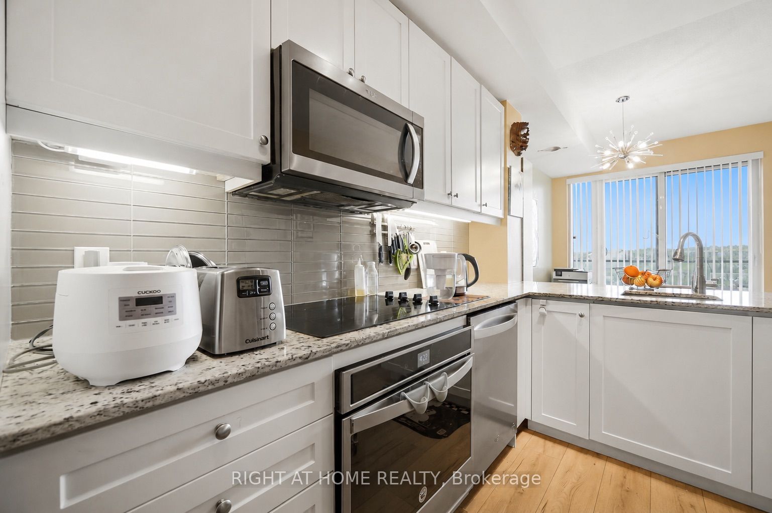 9618 Yonge Street 1010 Property Photo 10
