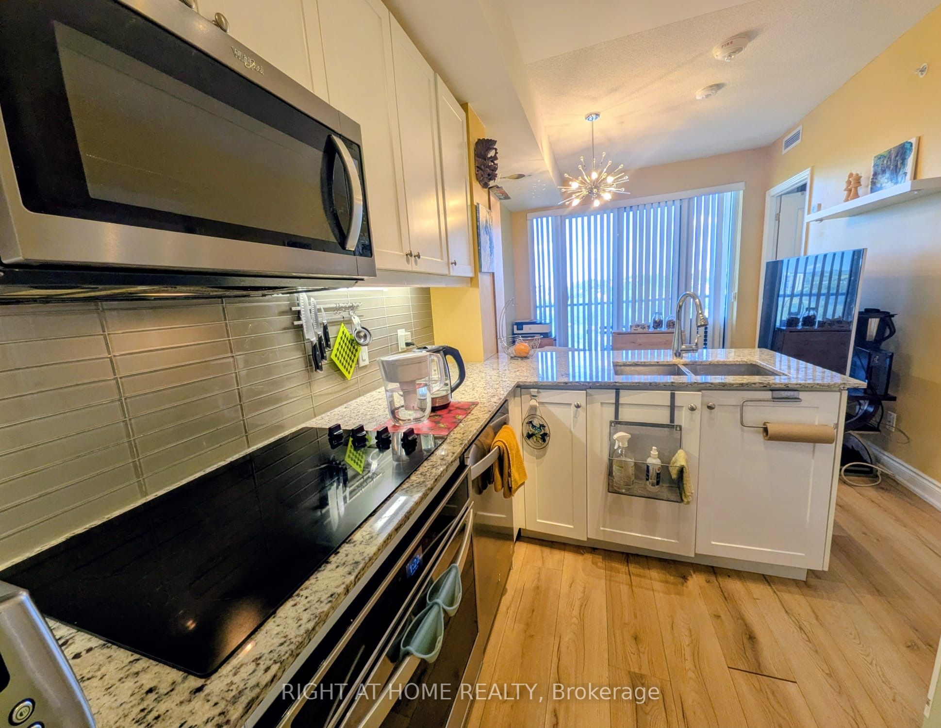9618 Yonge Street 1010 Property Photo 13