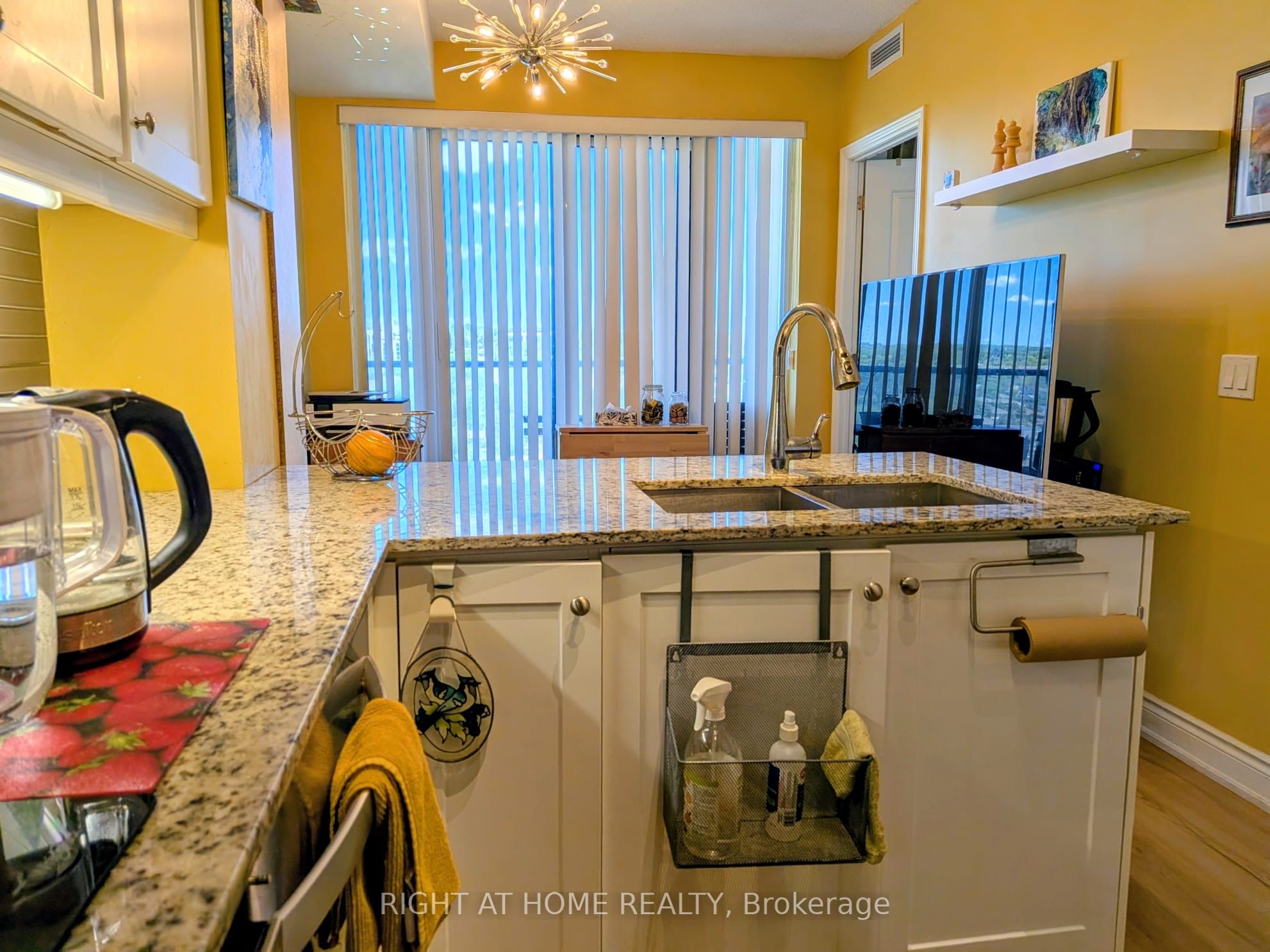 9618 Yonge Street 1010 Property Photo 15
