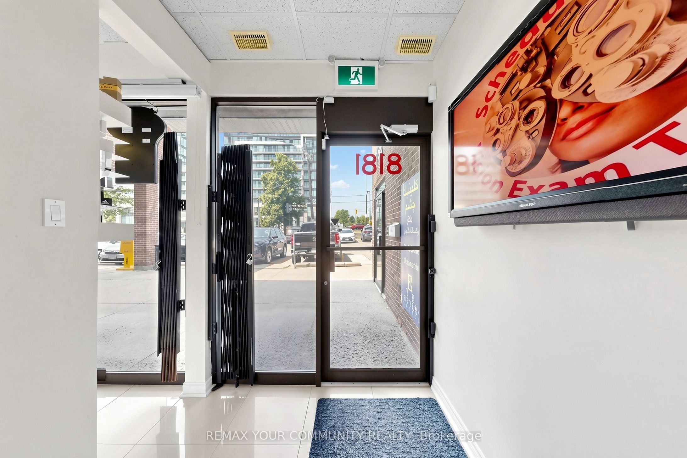 8181 Yonge Street Property Photo 3