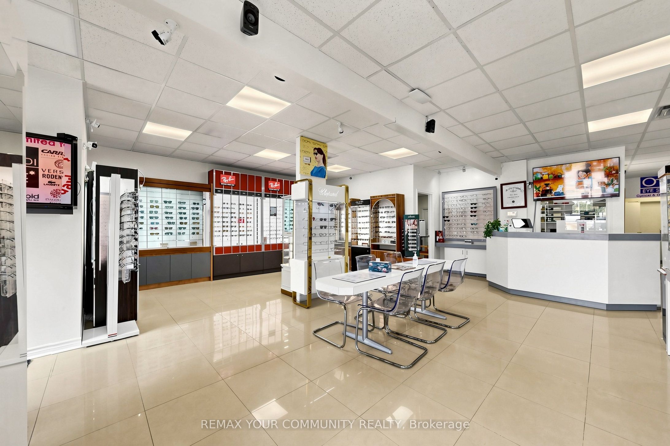 8181 Yonge Street Property Photo 10