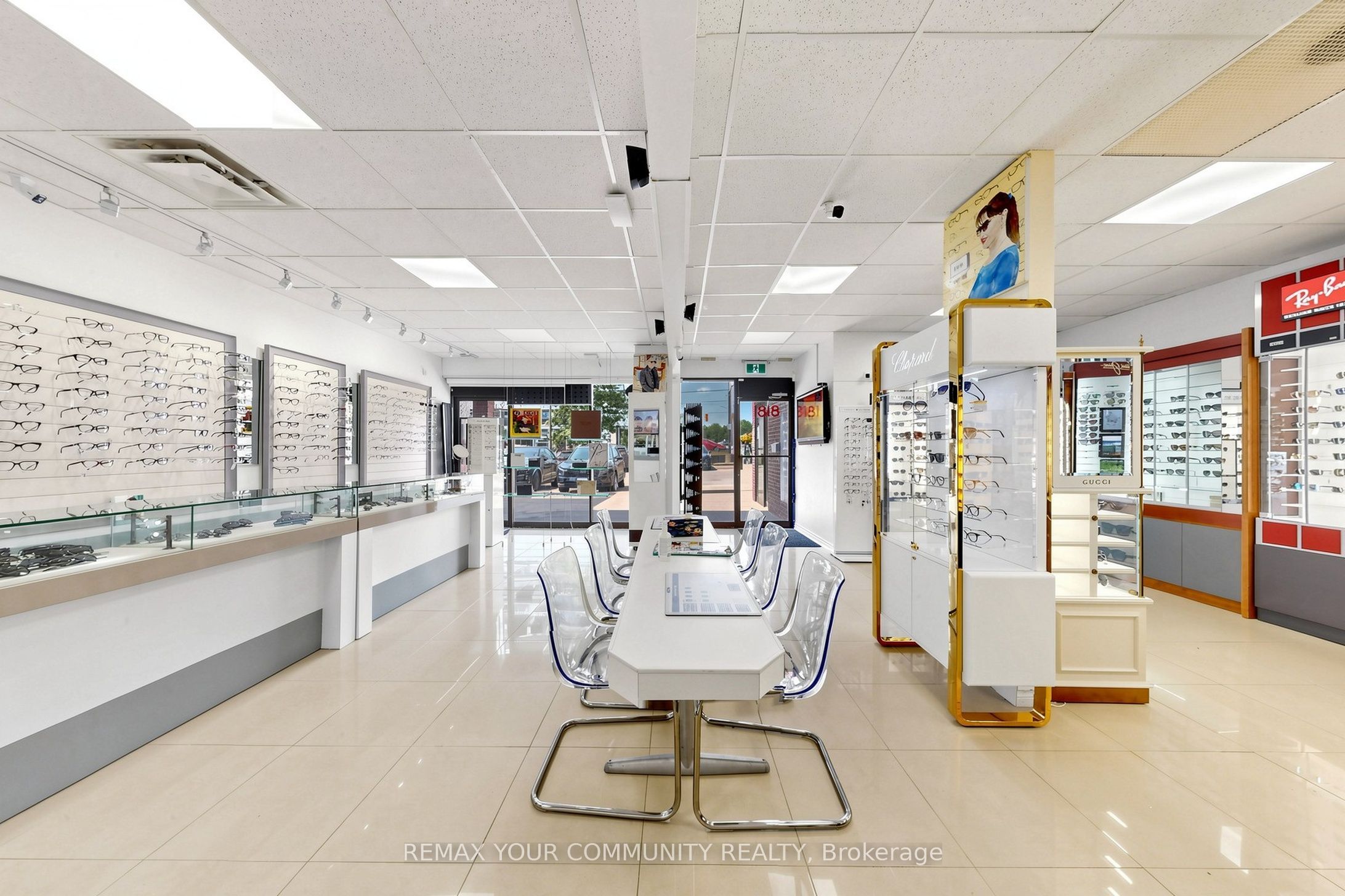 8181 Yonge Street Property Photo 15
