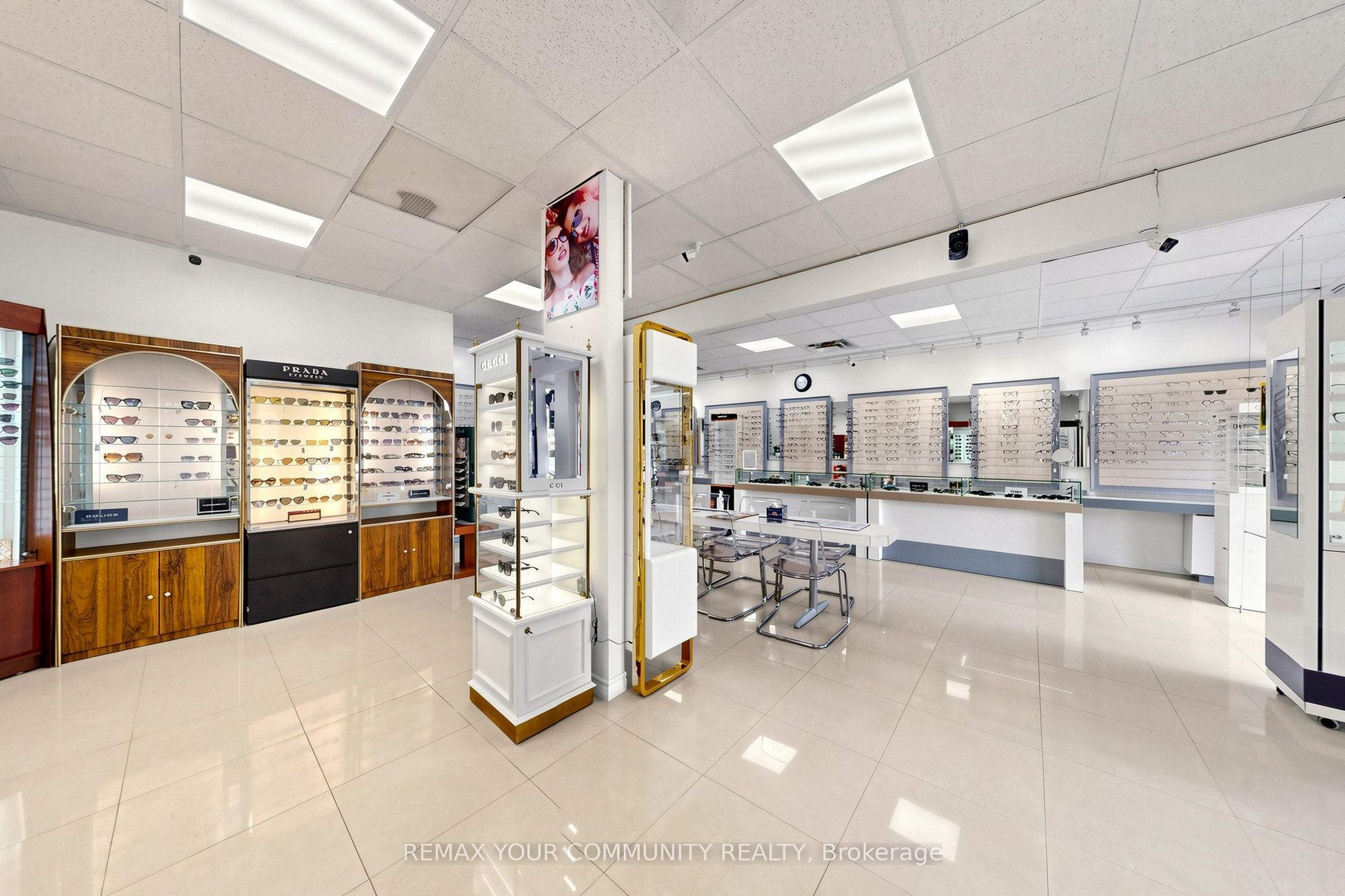 8181 Yonge Street Property Photo 19