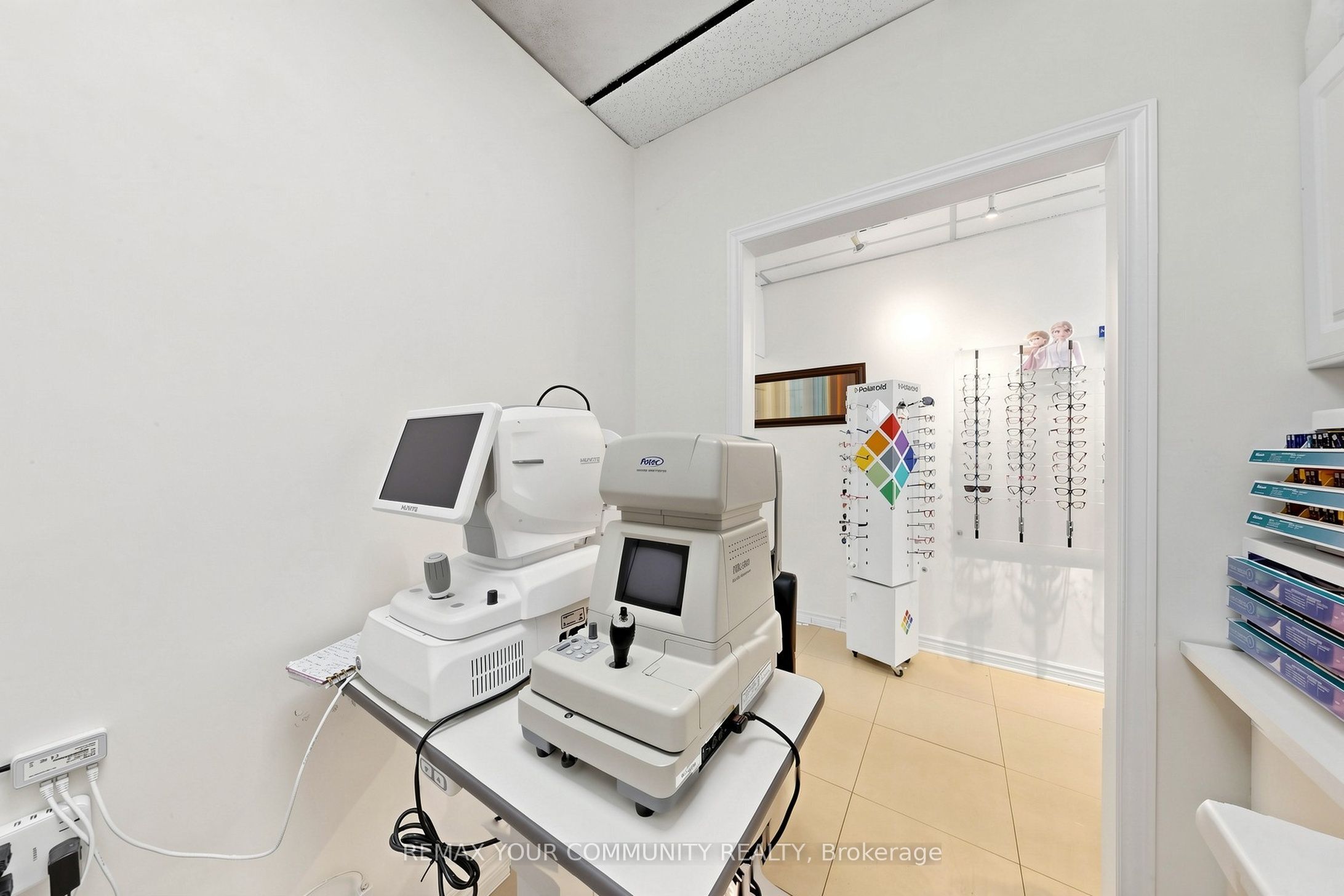 8181 Yonge Street Property Photo 24