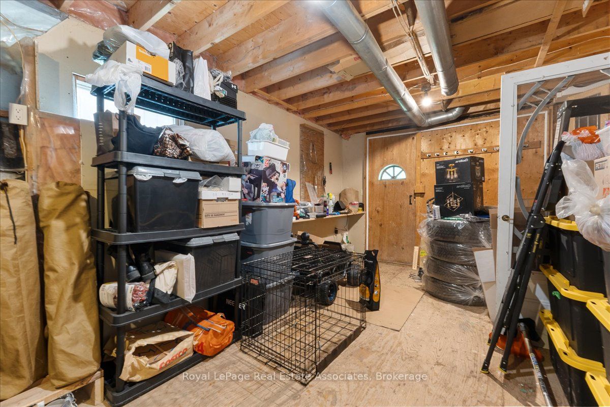 21 Peace Street Property Photo 31