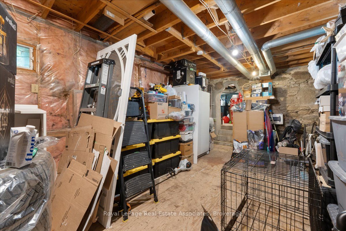 21 Peace Street Property Photo 32
