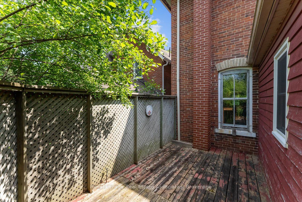 21 Peace Street Property Photo 33