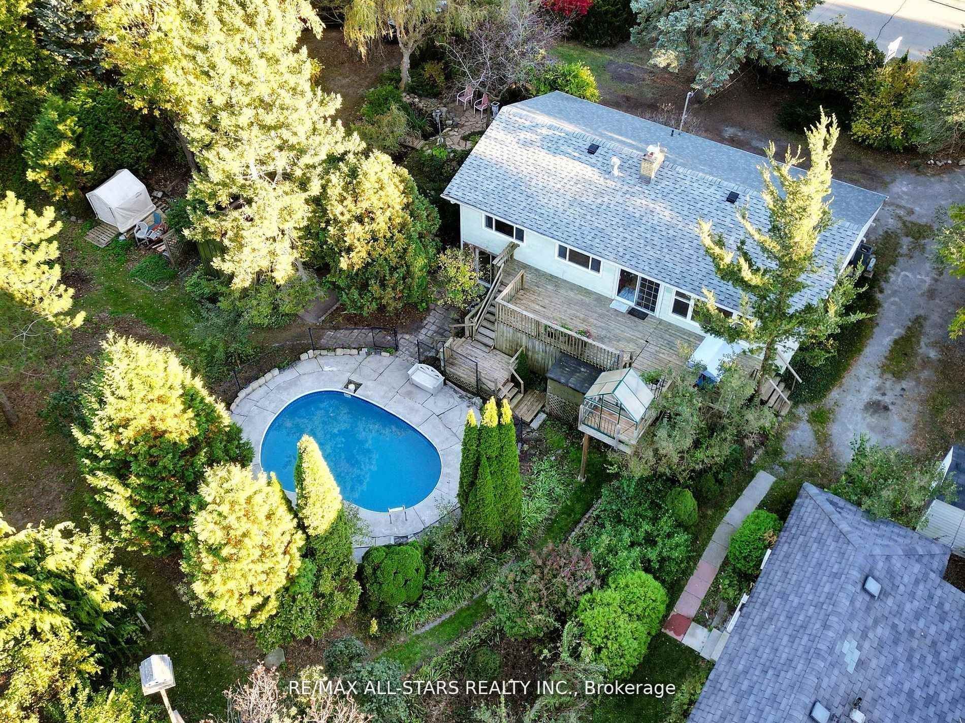 40 Riverglen Drive Property Photo 1