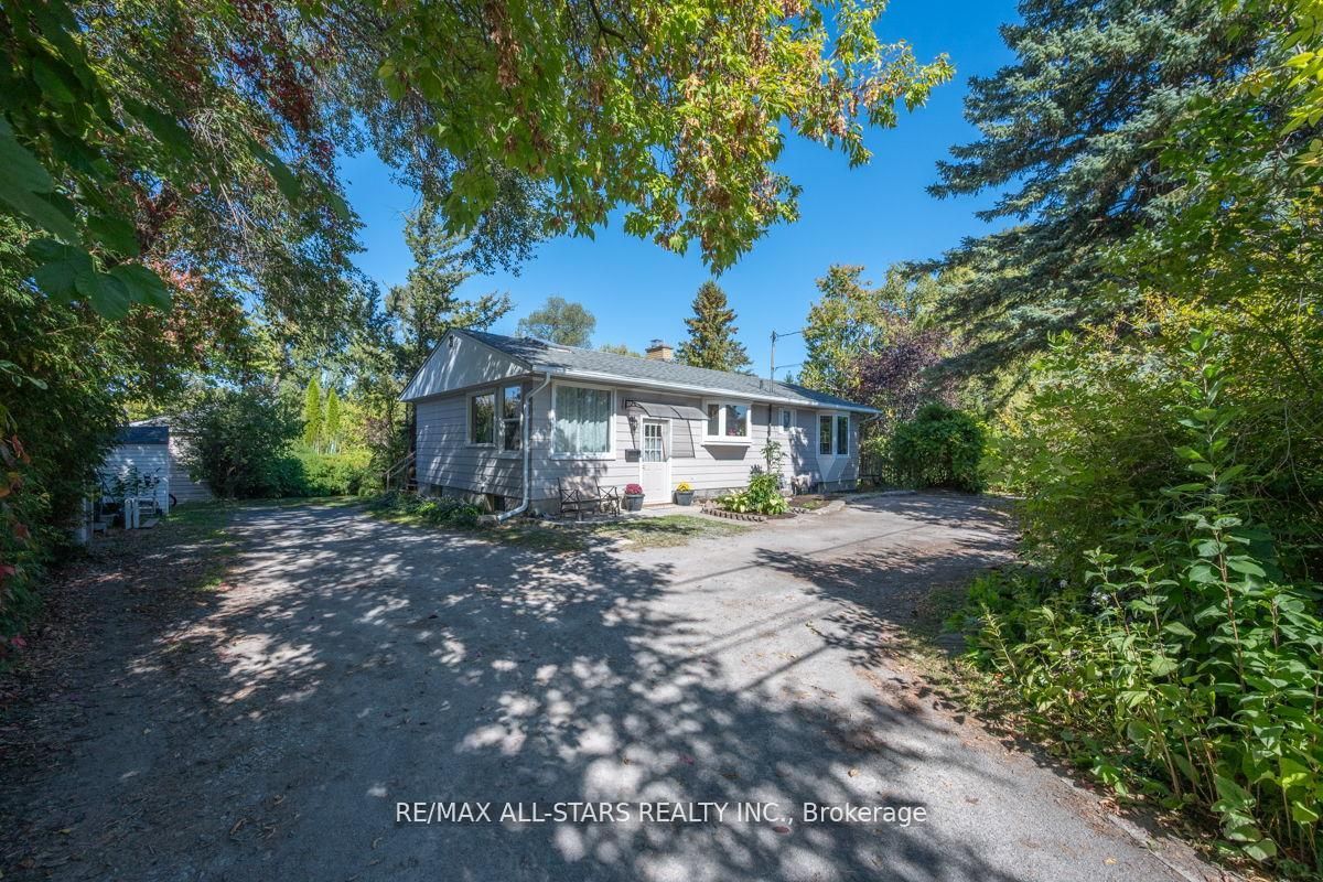 40 Riverglen Drive Property Photo 4