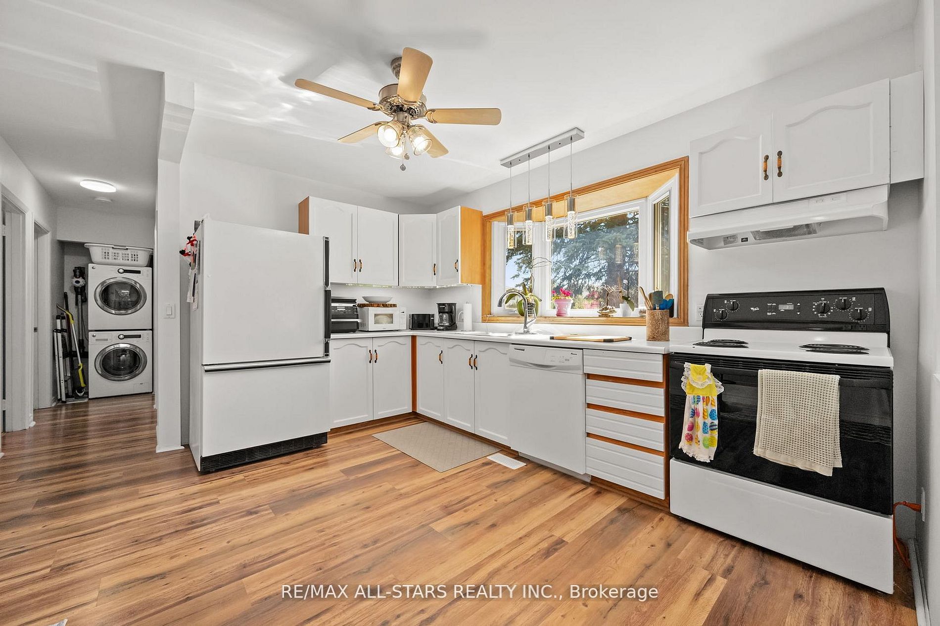 40 Riverglen Drive Property Photo 6