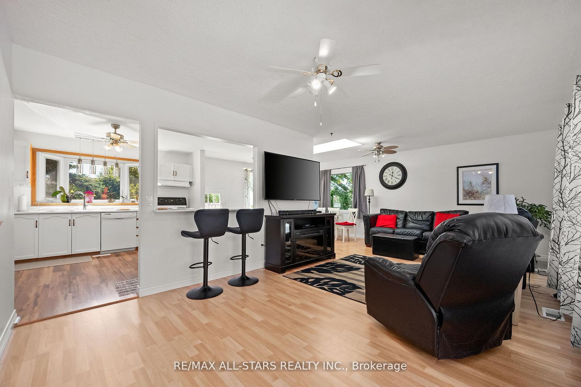 40 Riverglen Drive Property Photo 7