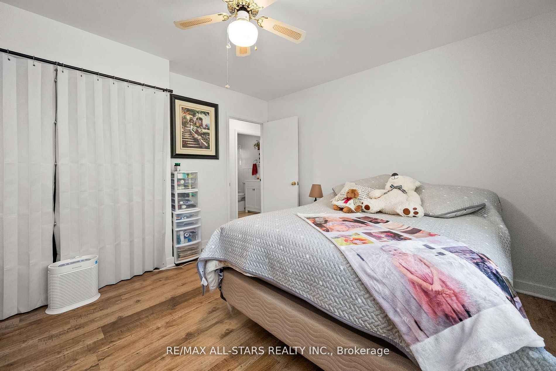 40 Riverglen Drive Property Photo 11