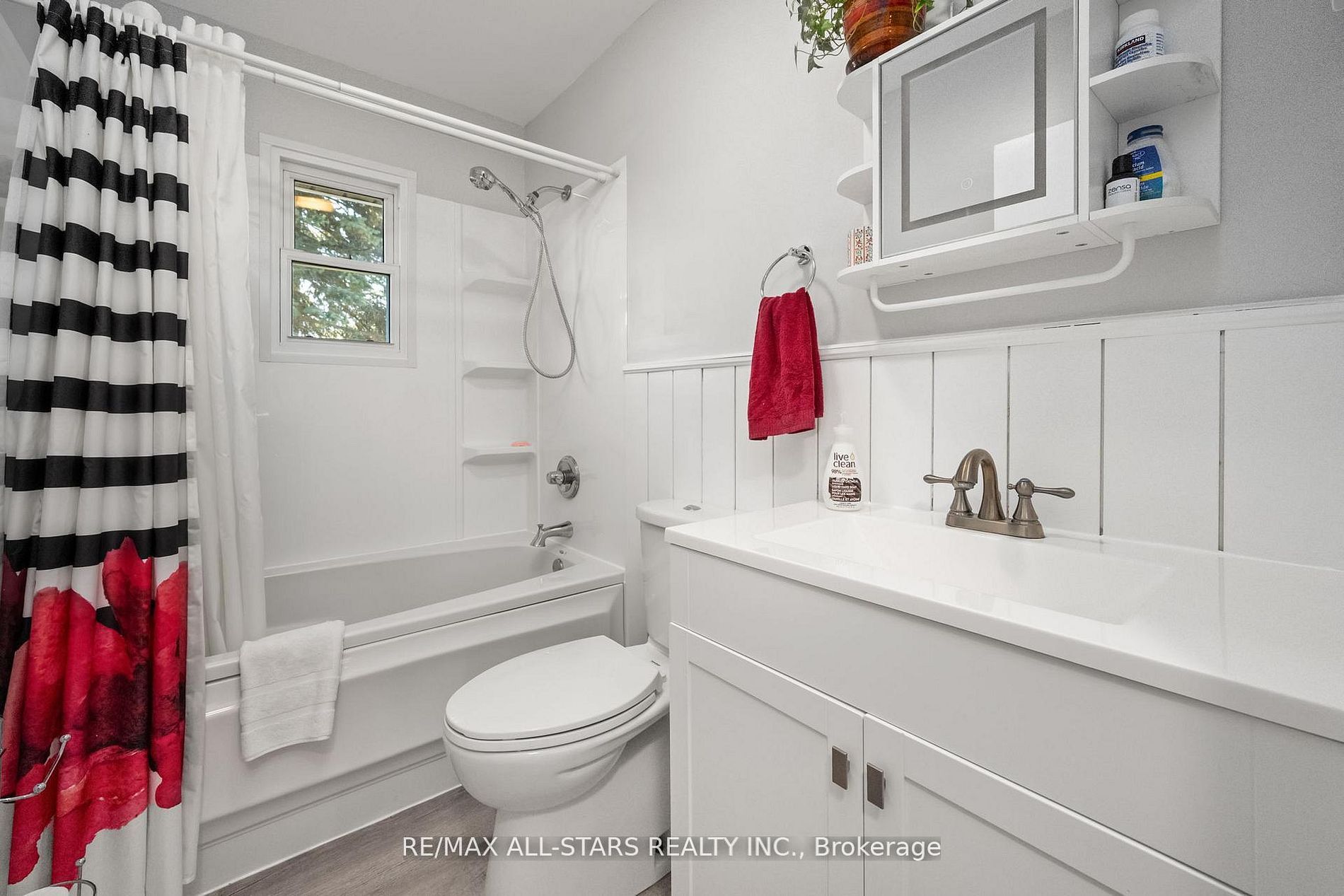 40 Riverglen Drive Property Photo 14