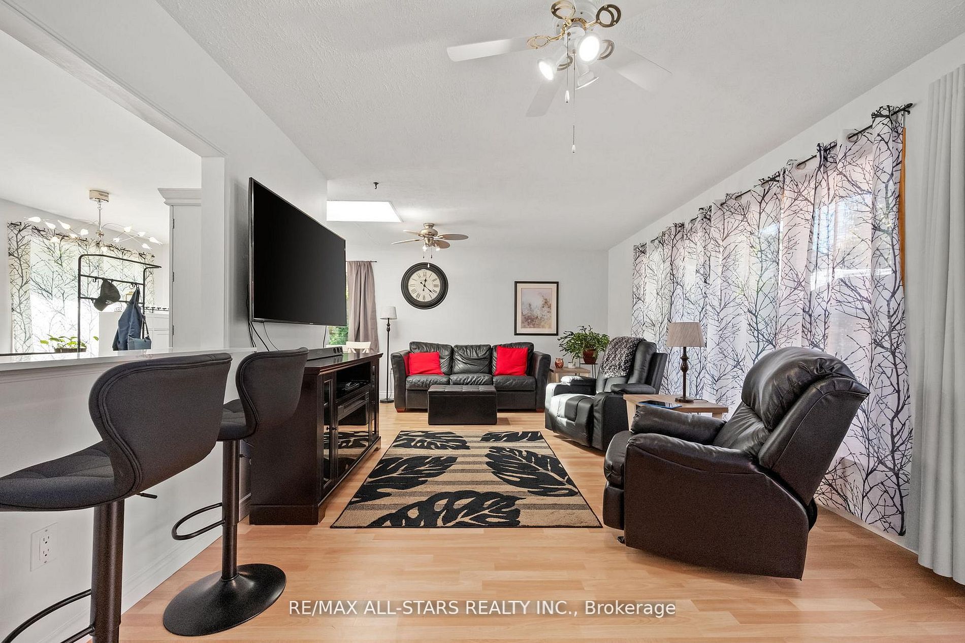 40 Riverglen Drive Property Photo 17