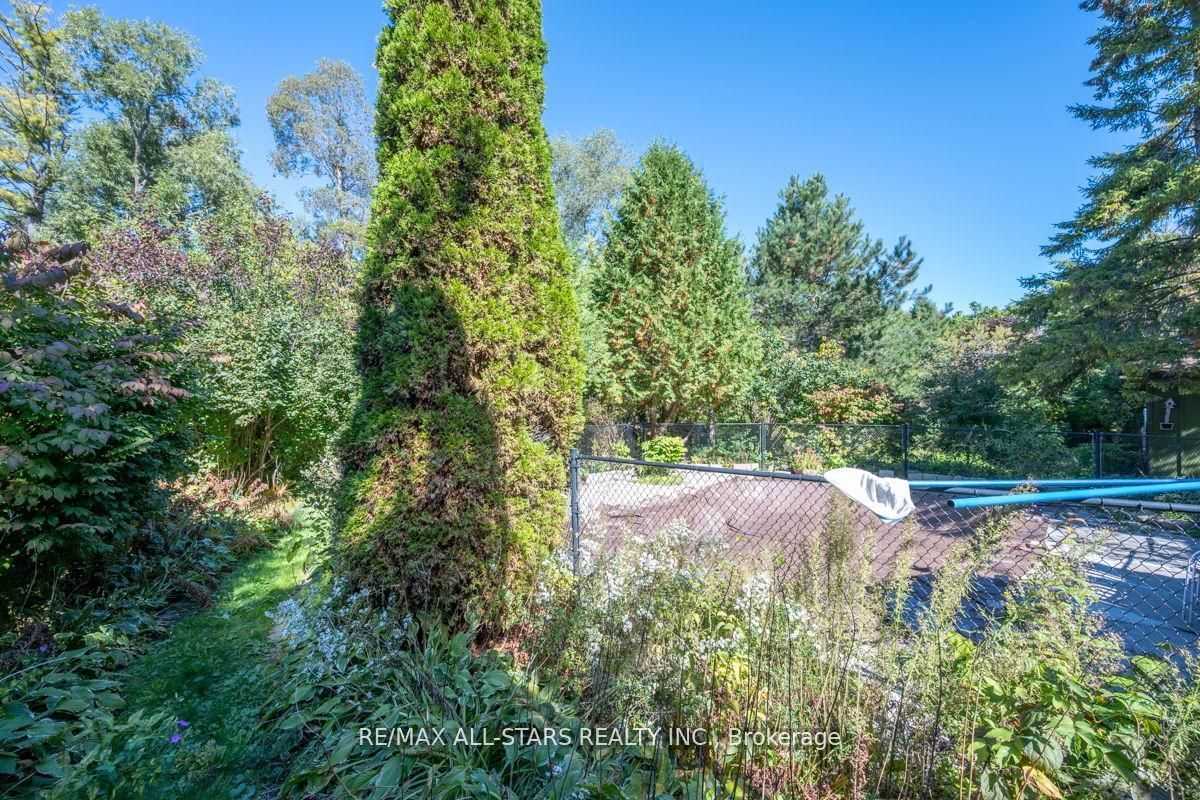 40 Riverglen Drive Property Photo 25