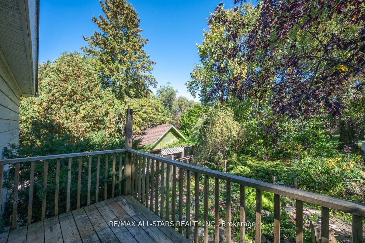 40 Riverglen Drive Property Photo 27