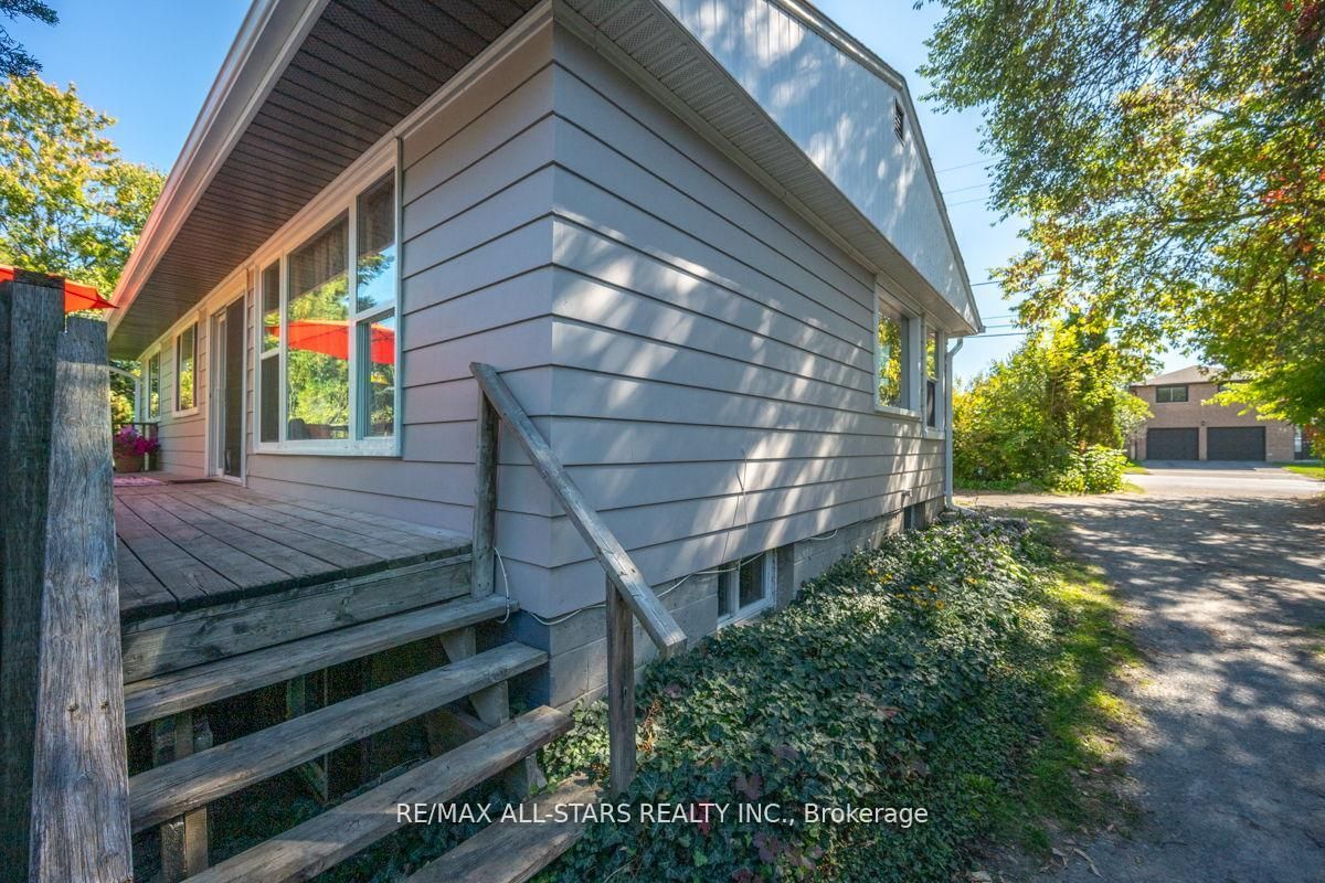 40 Riverglen Drive Property Photo 29