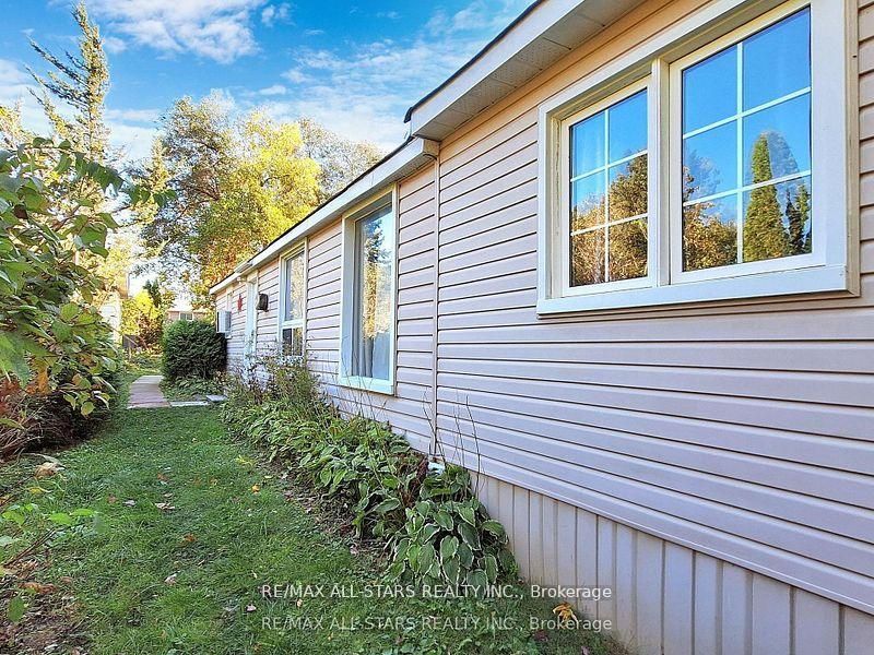 40 Riverglen Drive Property Photo 32
