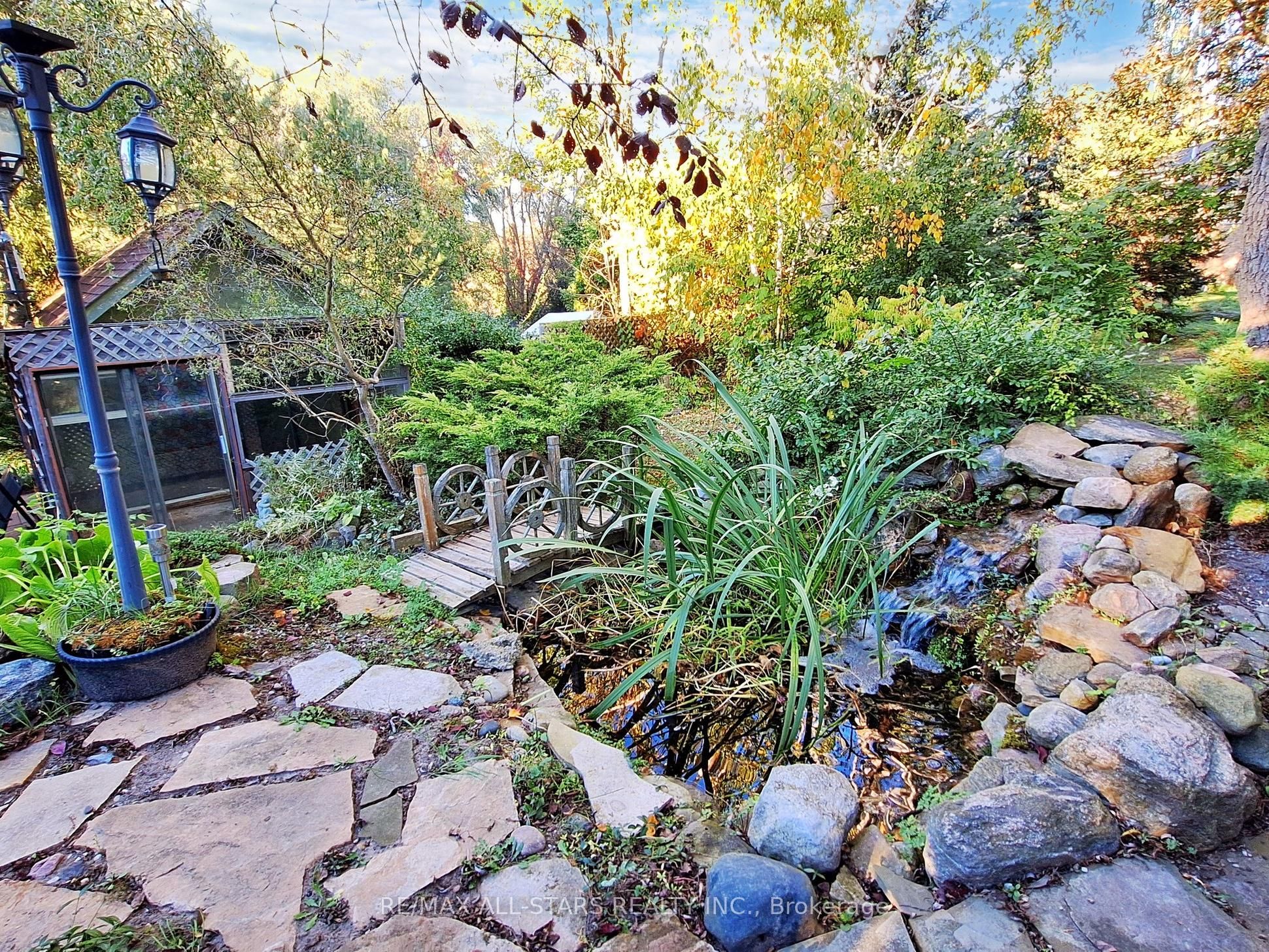 40 Riverglen Drive Property Photo 43