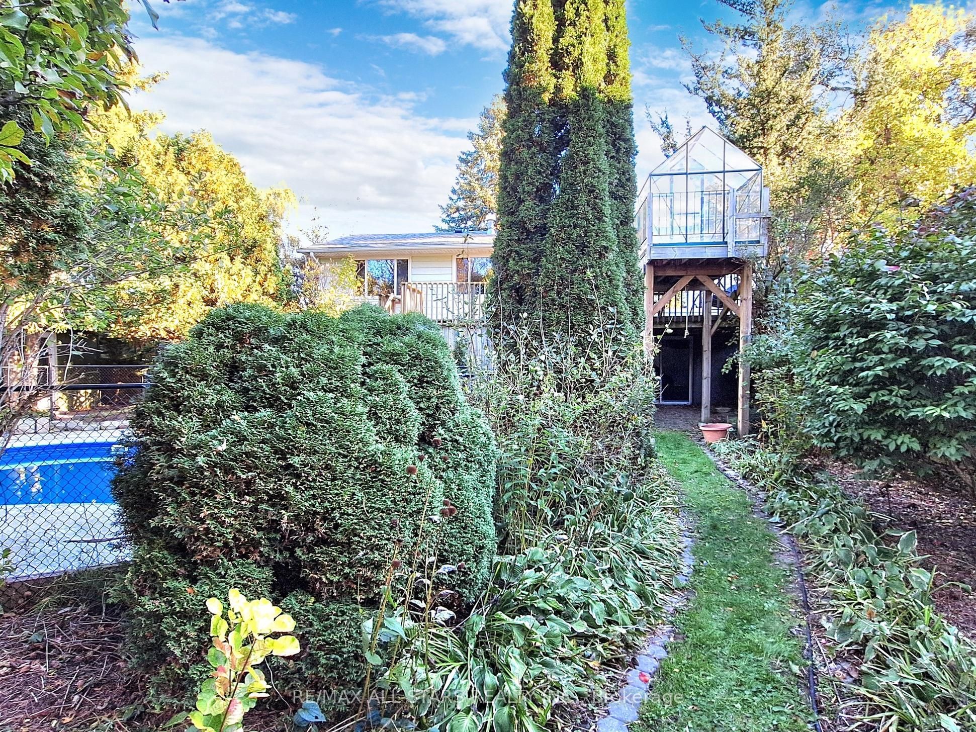 40 Riverglen Drive Property Photo 45