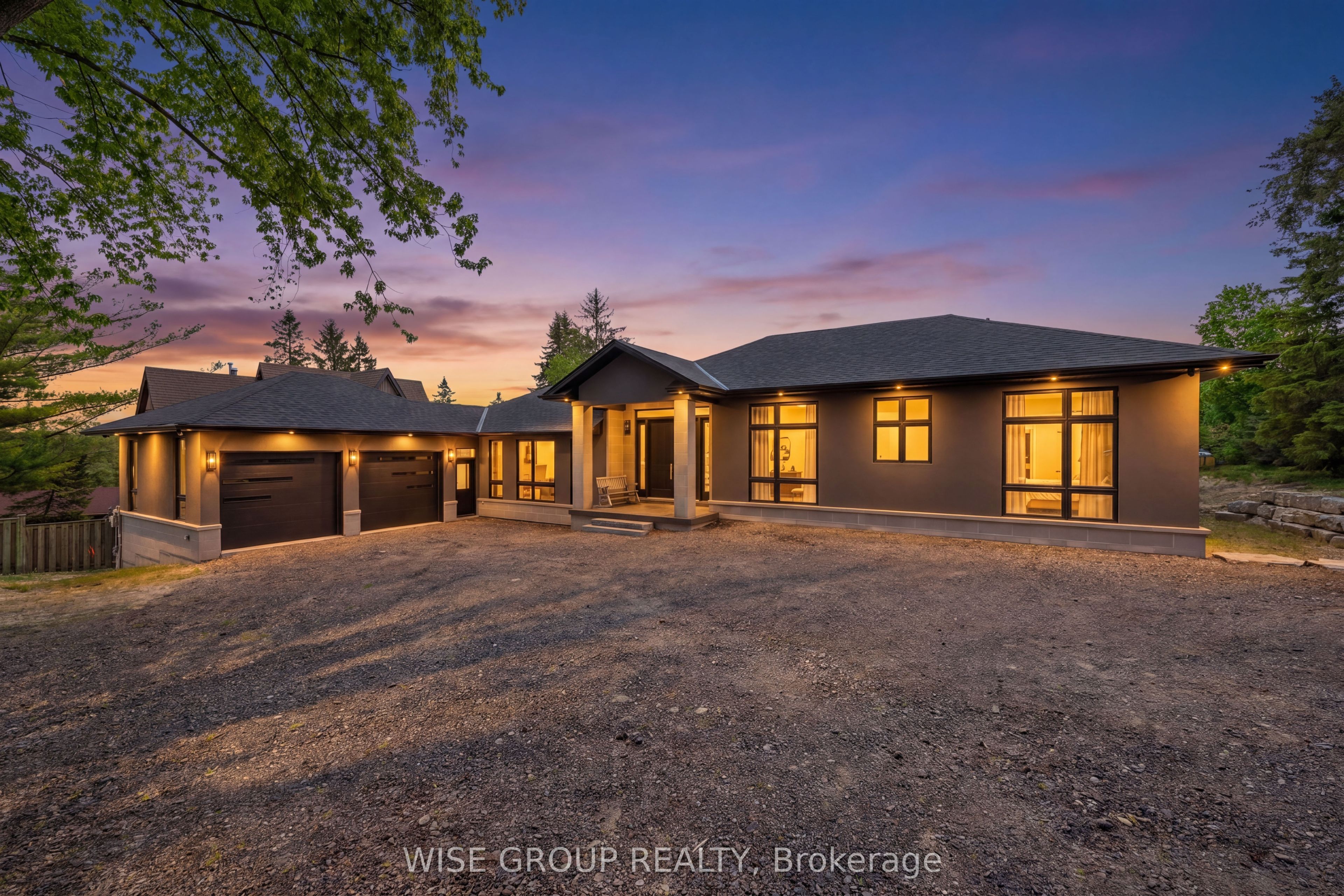 5203 2nd Line Property Photo 1