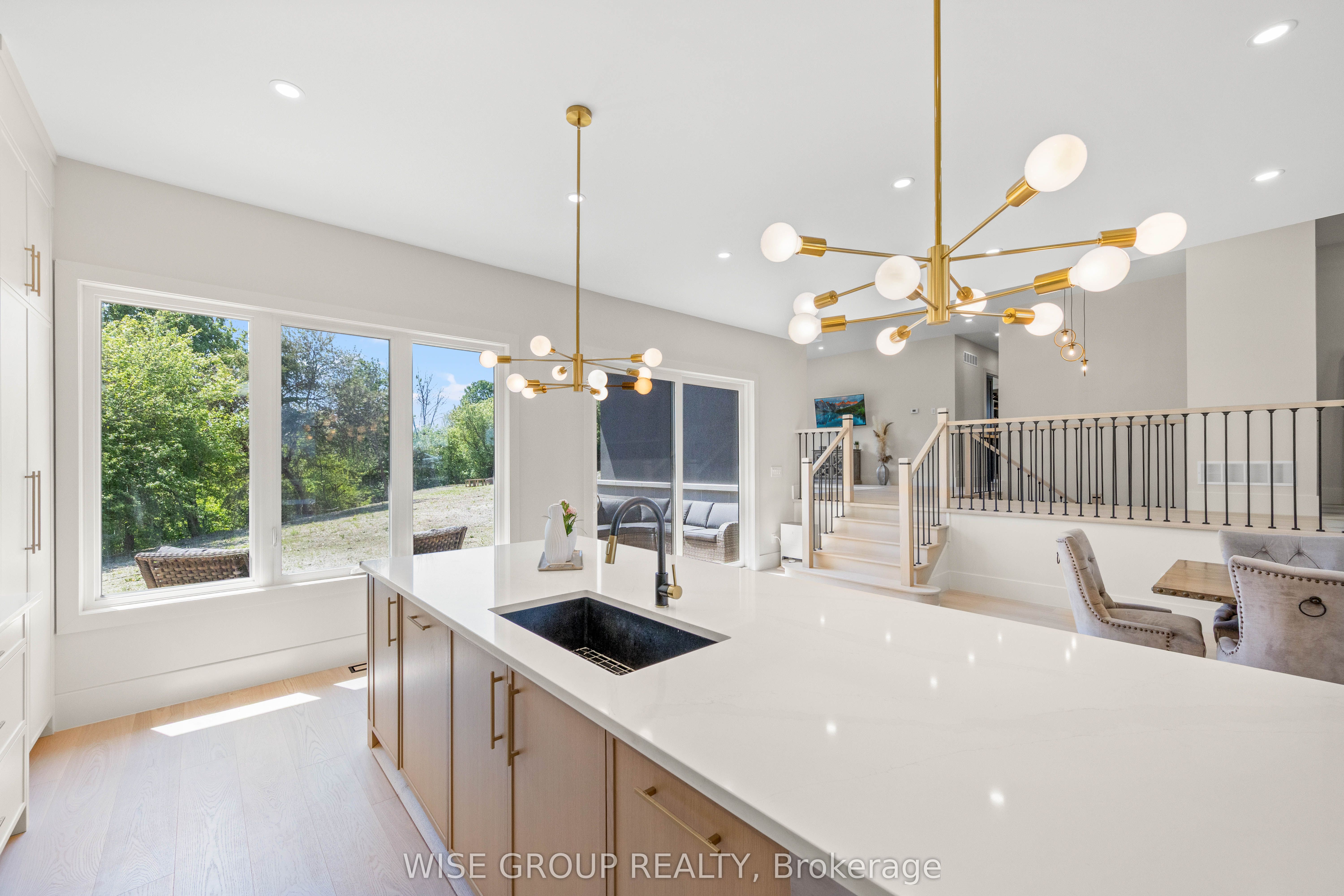 5203 2nd Line Property Photo 9