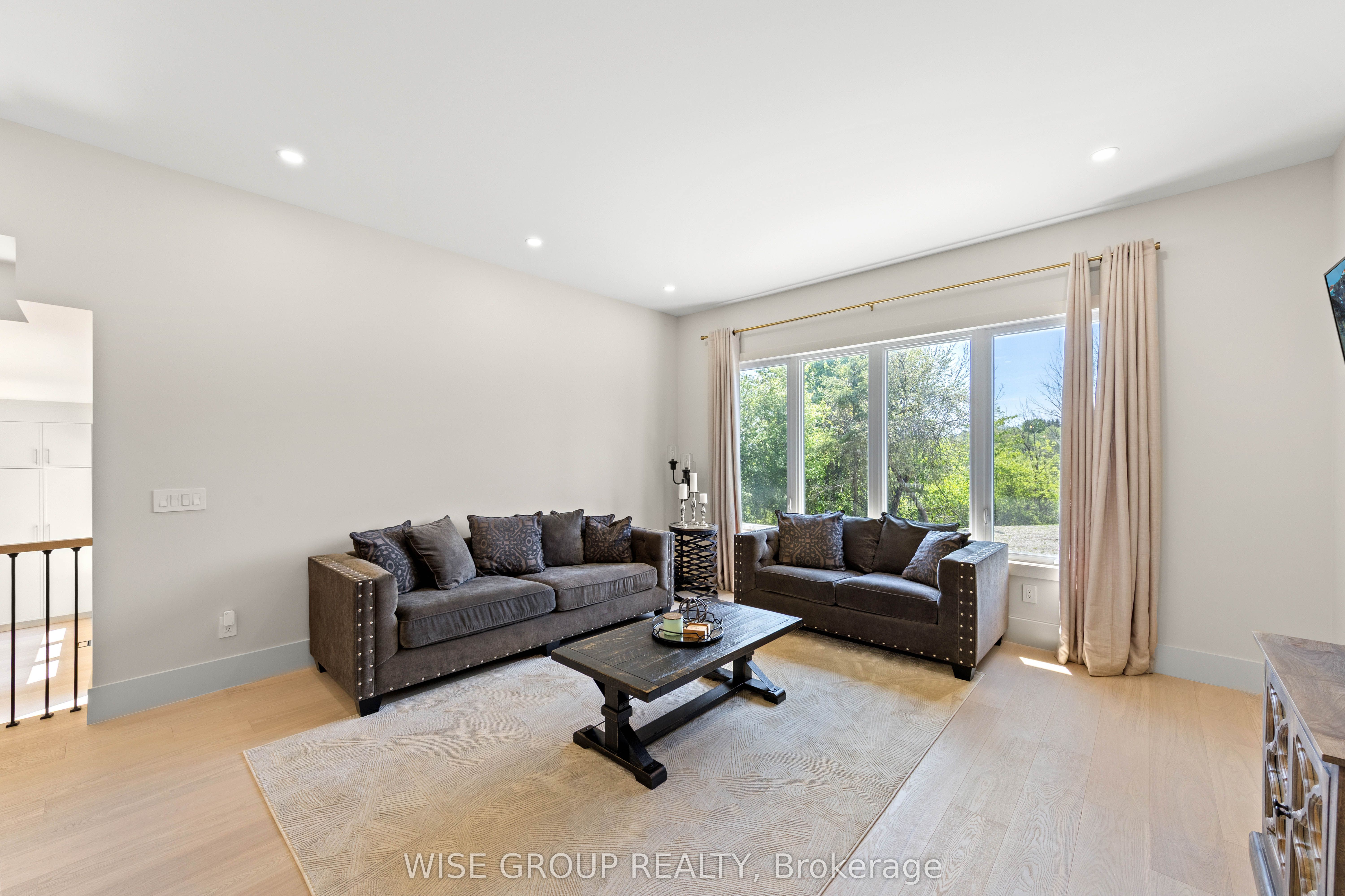 5203 2nd Line Property Photo 19