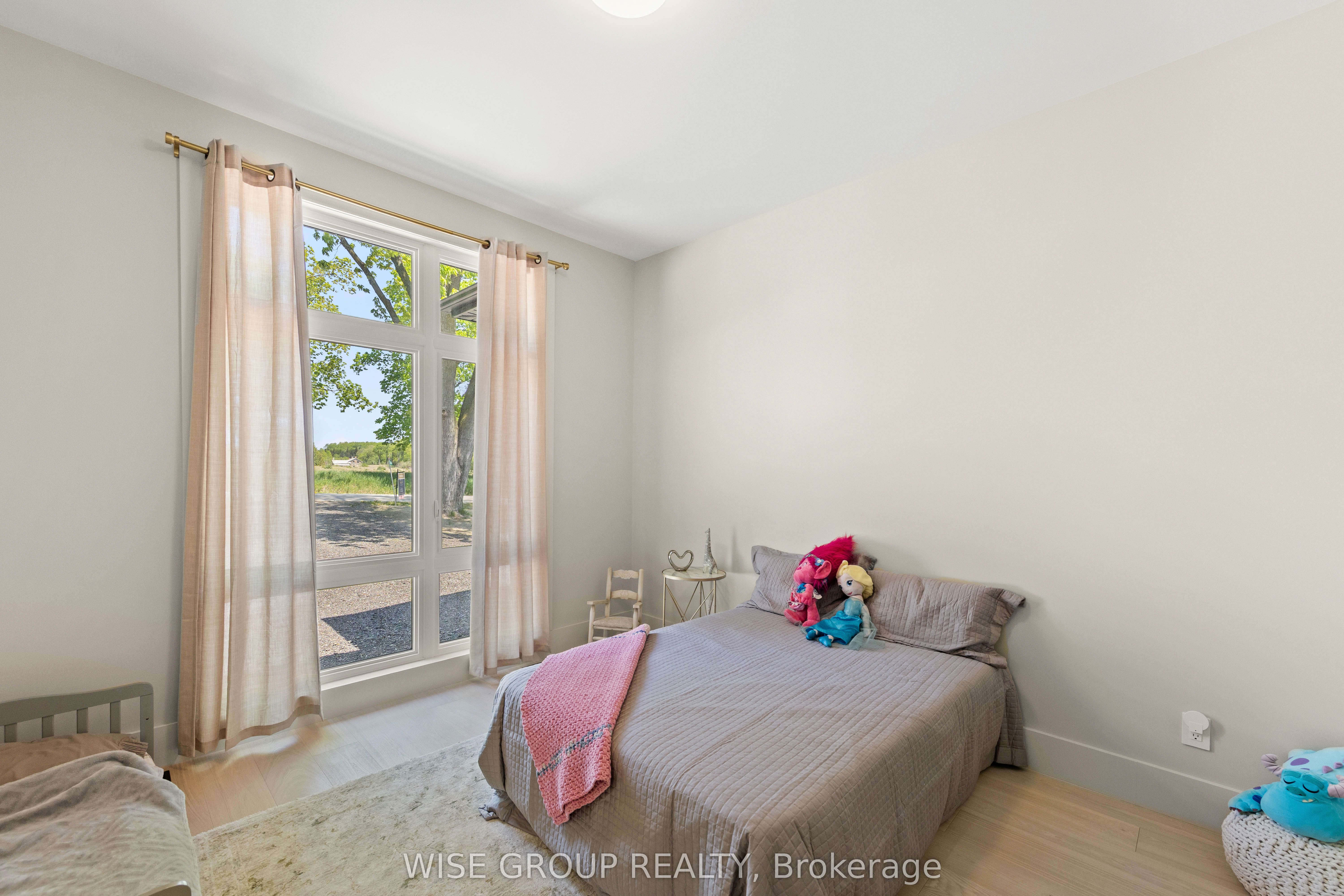 5203 2nd Line Property Photo 37