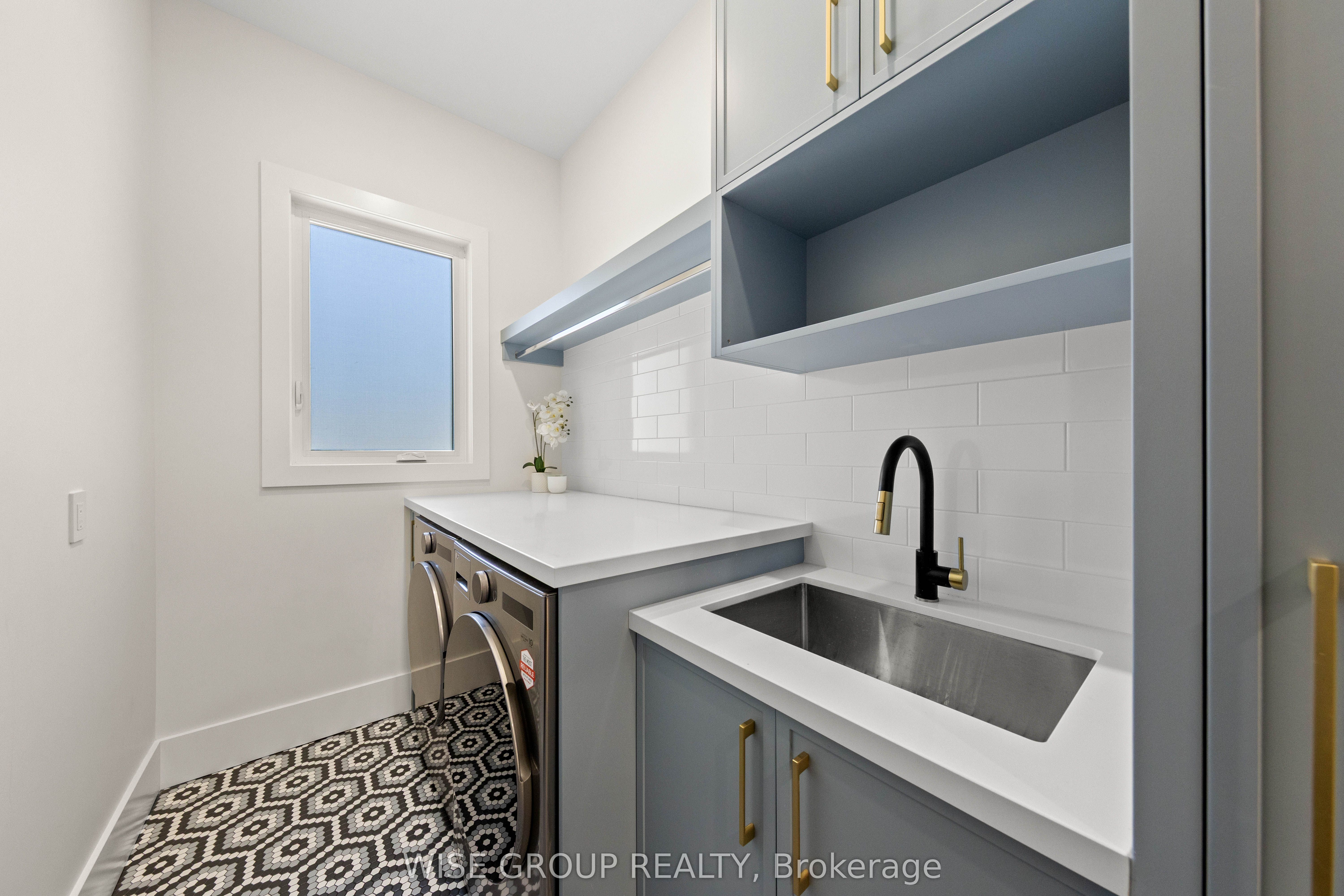 5203 2nd Line Property Photo 42